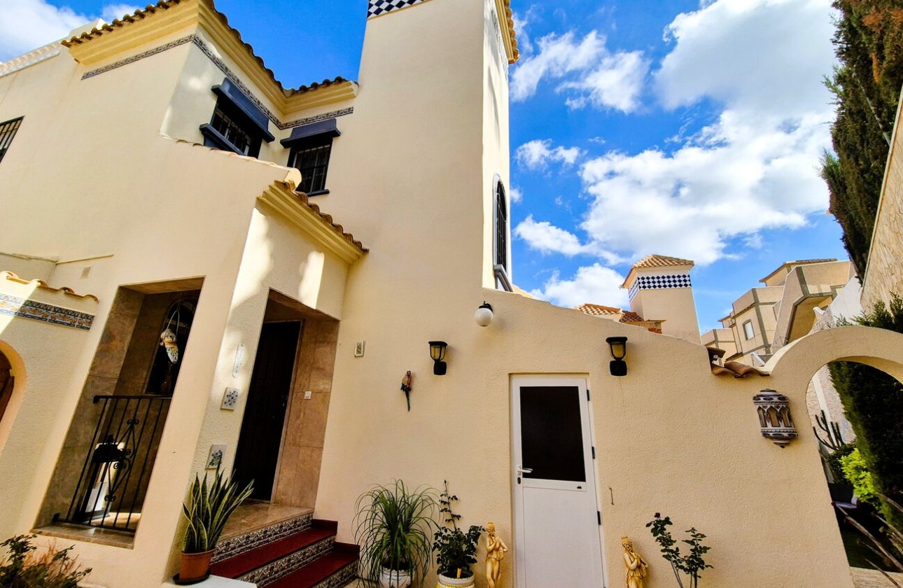 Herverkoop - Villa -
Villamartin - Costa Blanca