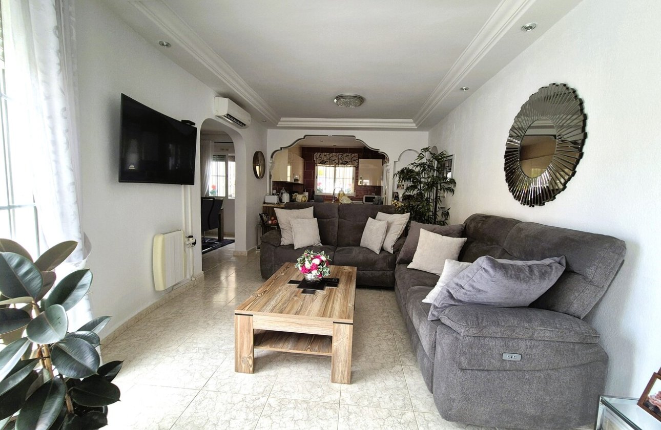 Herverkoop - Villa -
Villamartin - Costa Blanca