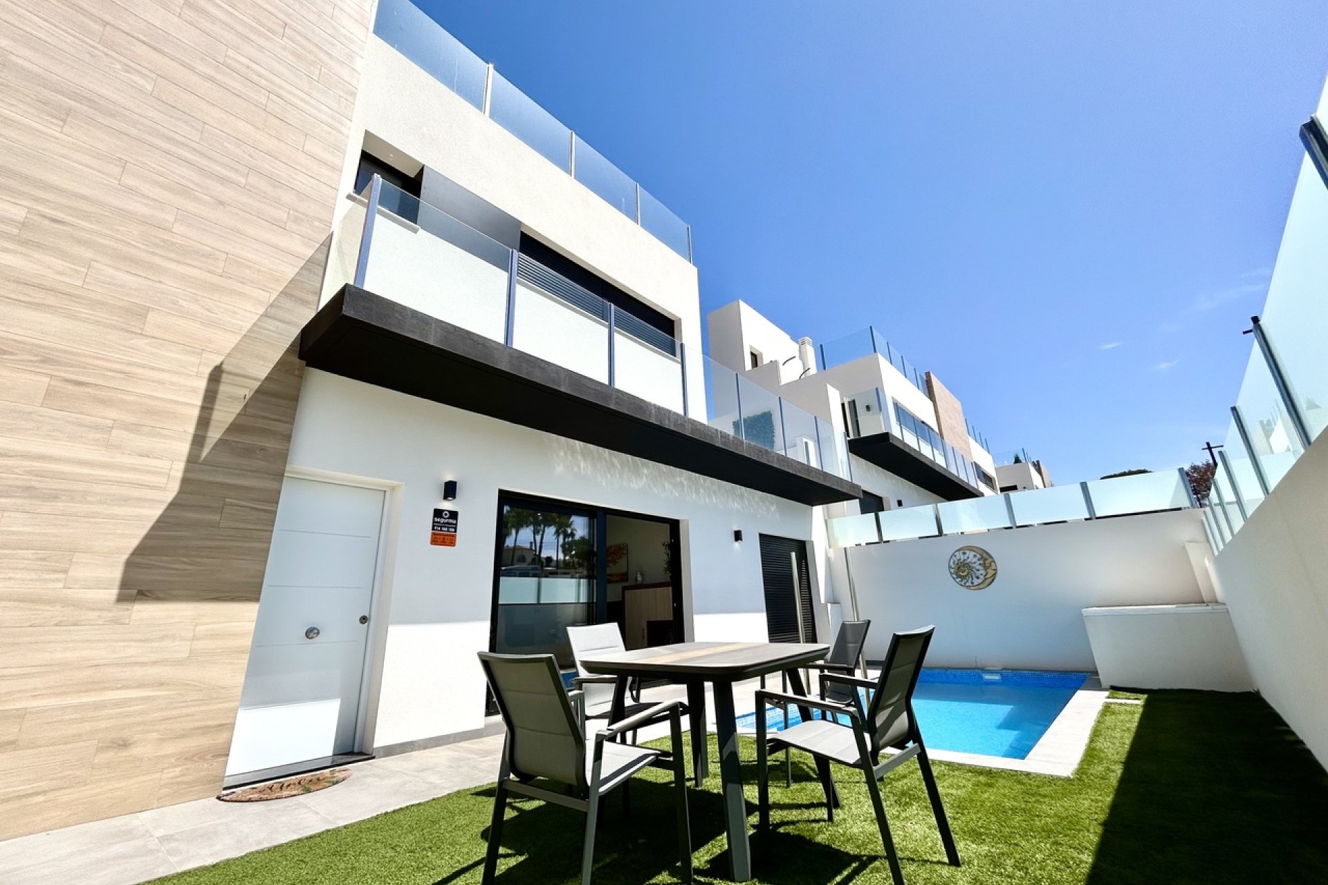 Herverkoop - Villa -
Villamartin - Costa Blanca