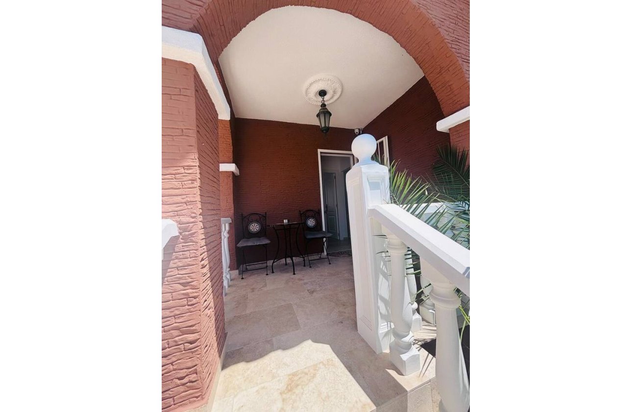 Herverkoop - Villa -
Villamartin - Costa Blanca