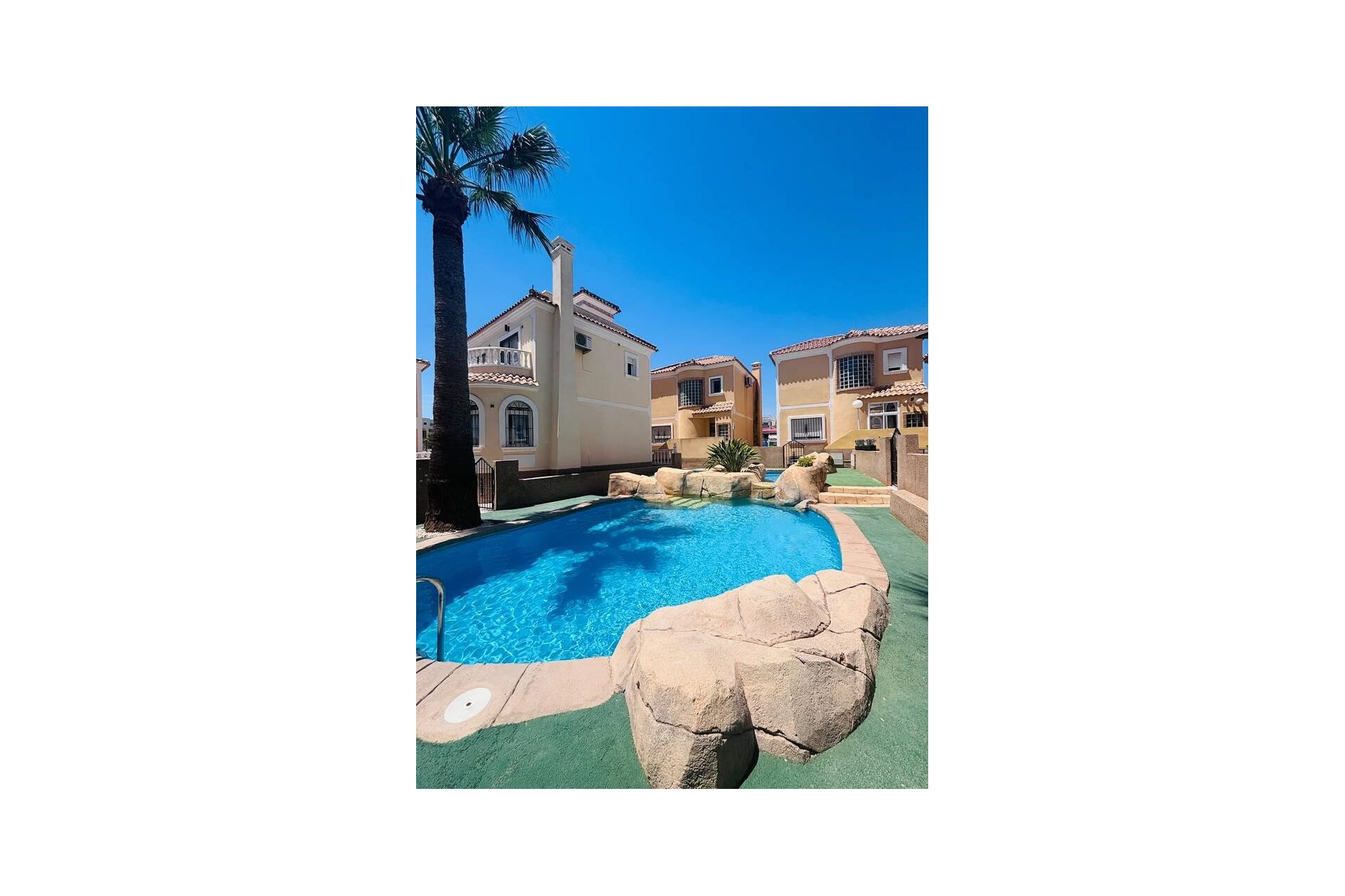 Herverkoop - Villa -
Villamartin - Costa Blanca