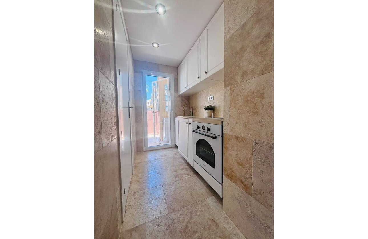 Herverkoop - Villa -
Villamartin - Costa Blanca