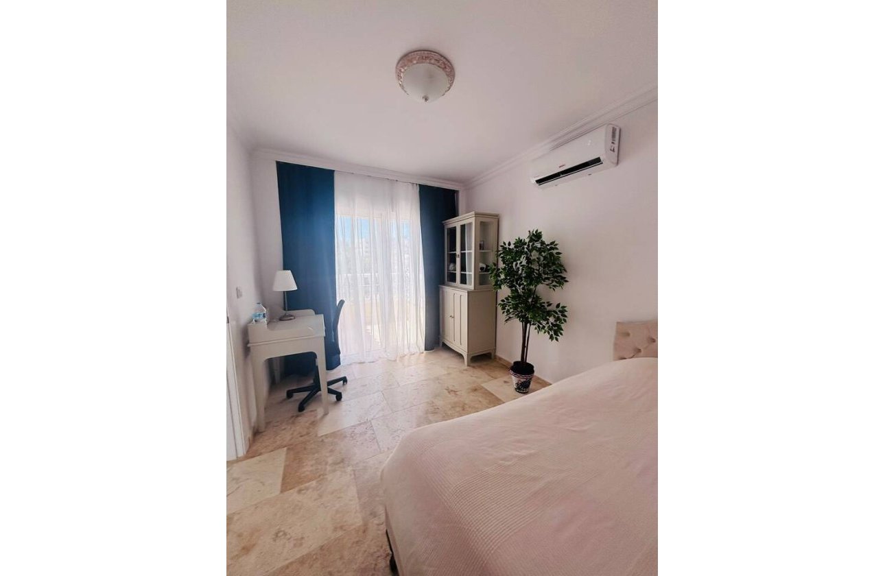 Herverkoop - Villa -
Villamartin - Costa Blanca