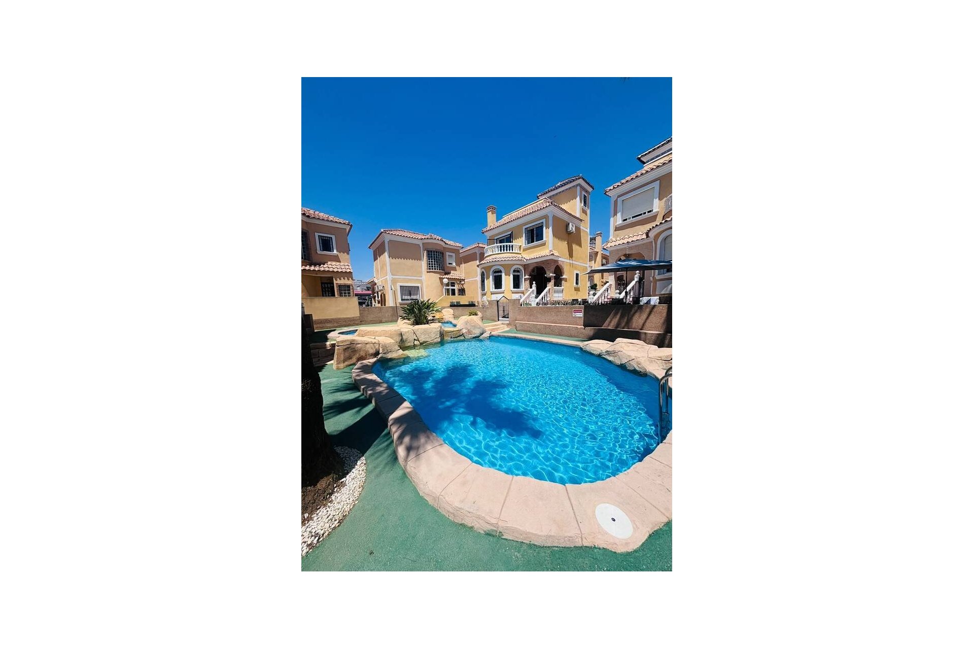 Herverkoop - Villa -
Villamartin - Costa Blanca
