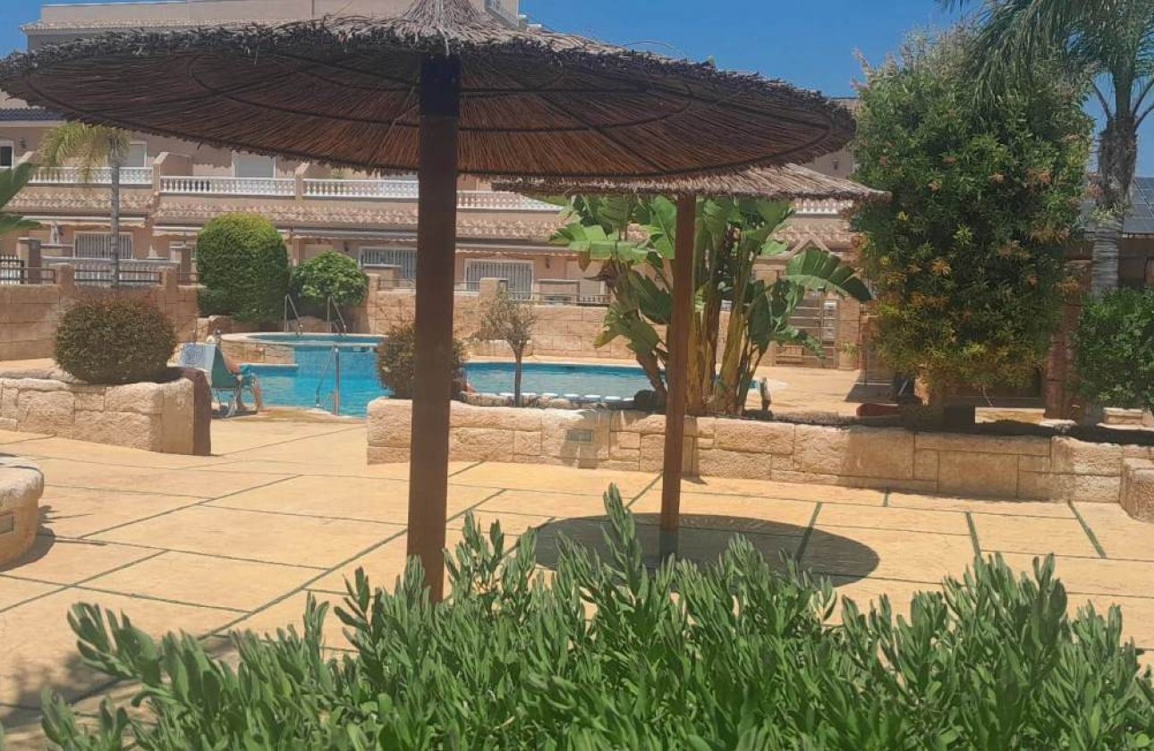 Herverkoop - Villa -
Villamartin - Costa Blanca