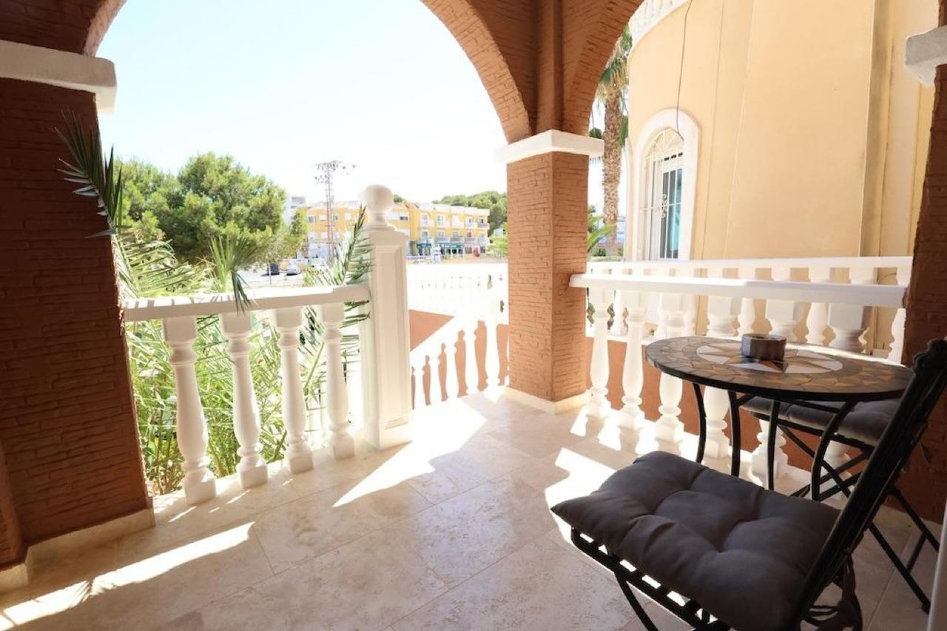 Herverkoop - Villa -
Villamartin - Costa Blanca