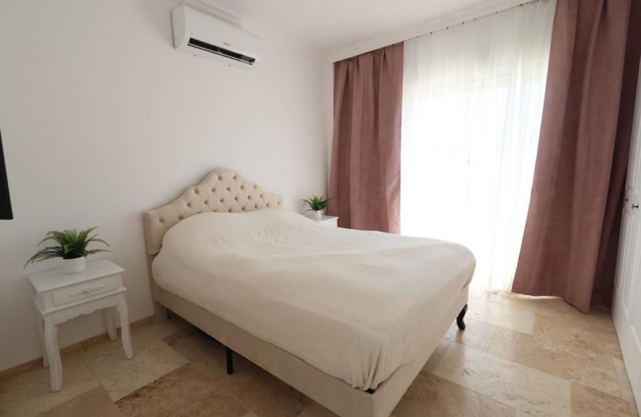 Herverkoop - Villa -
Villamartin - Costa Blanca