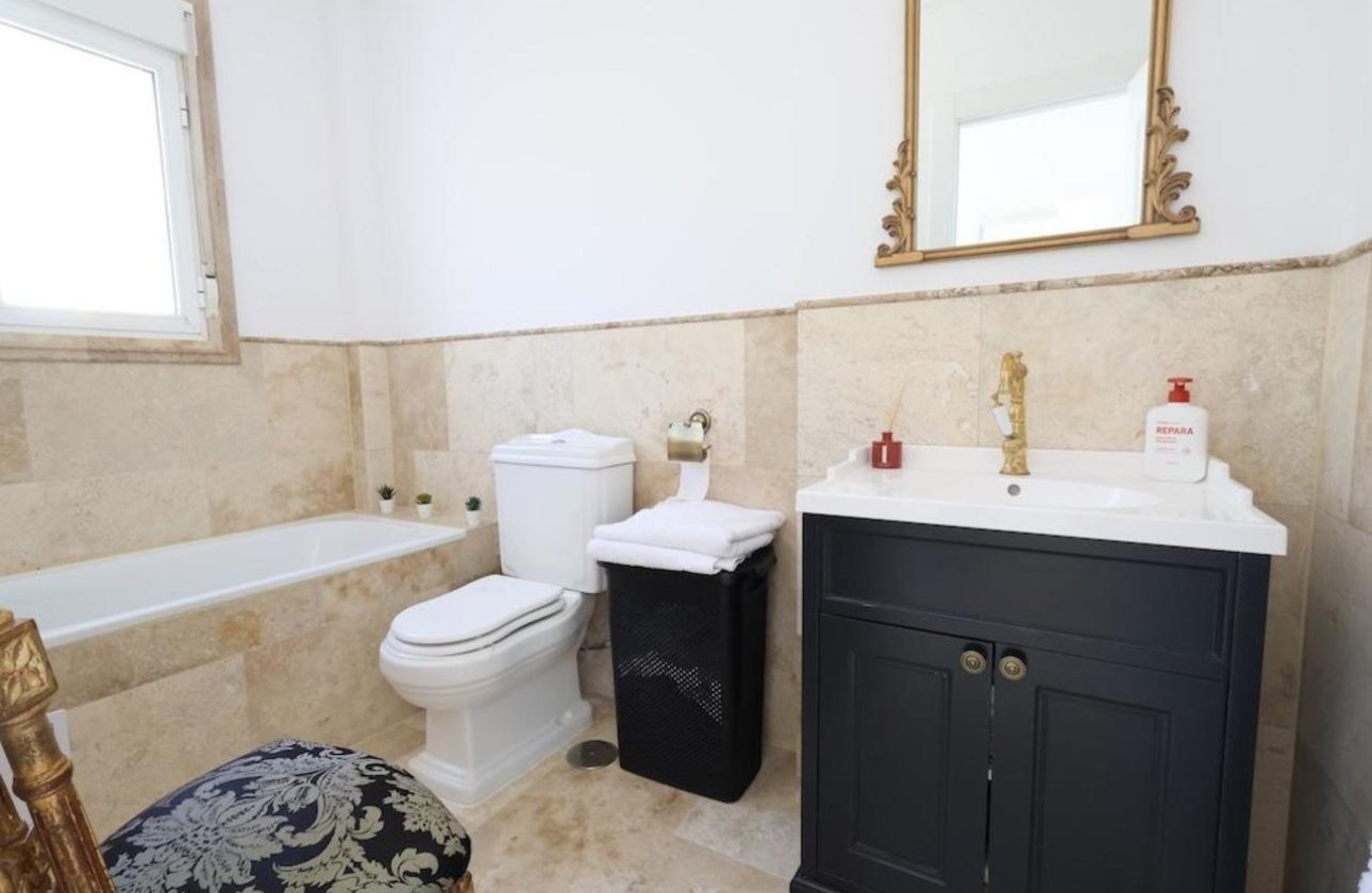 Herverkoop - Villa -
Villamartin - Costa Blanca