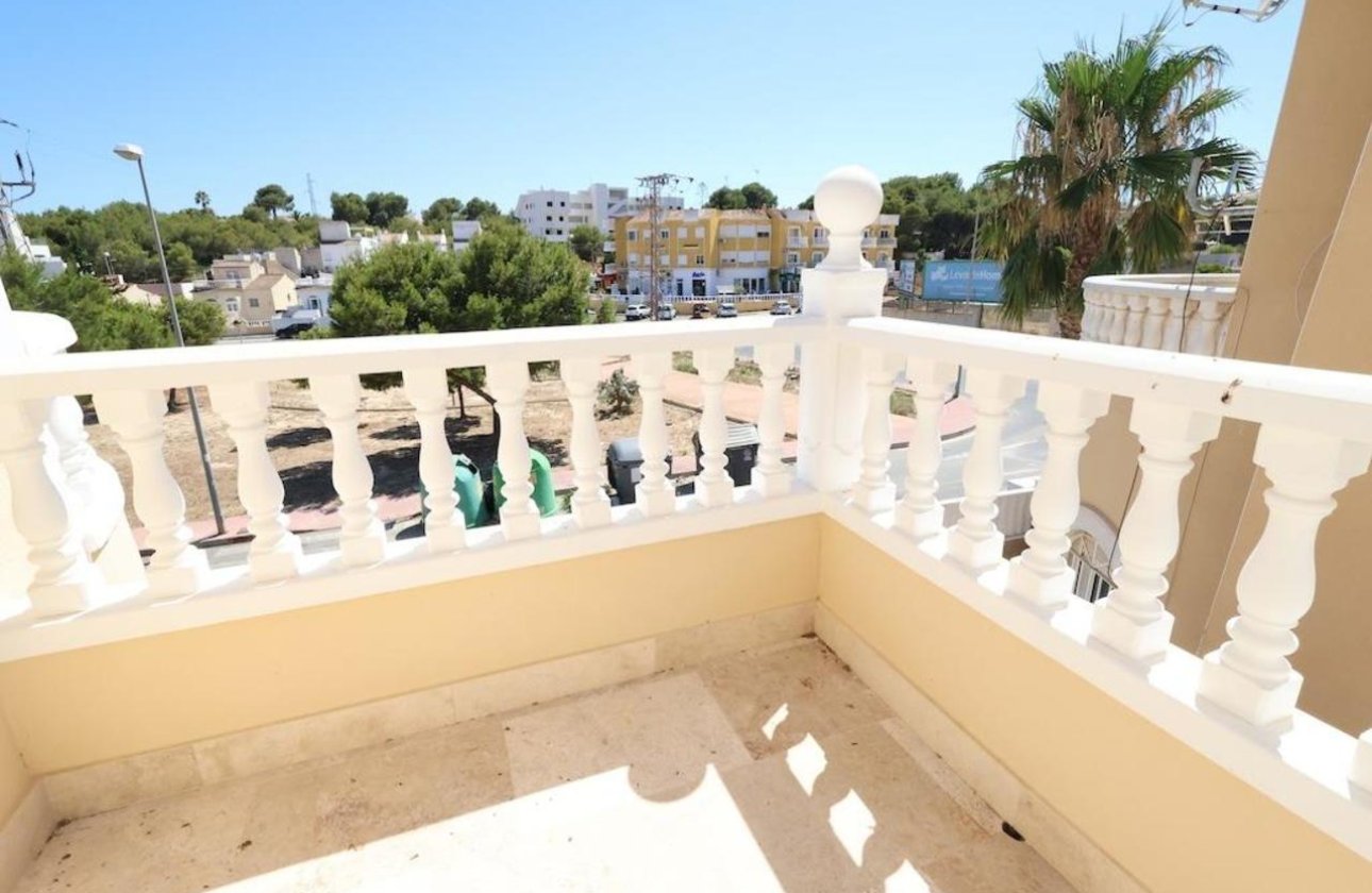 Herverkoop - Villa -
Villamartin - Costa Blanca