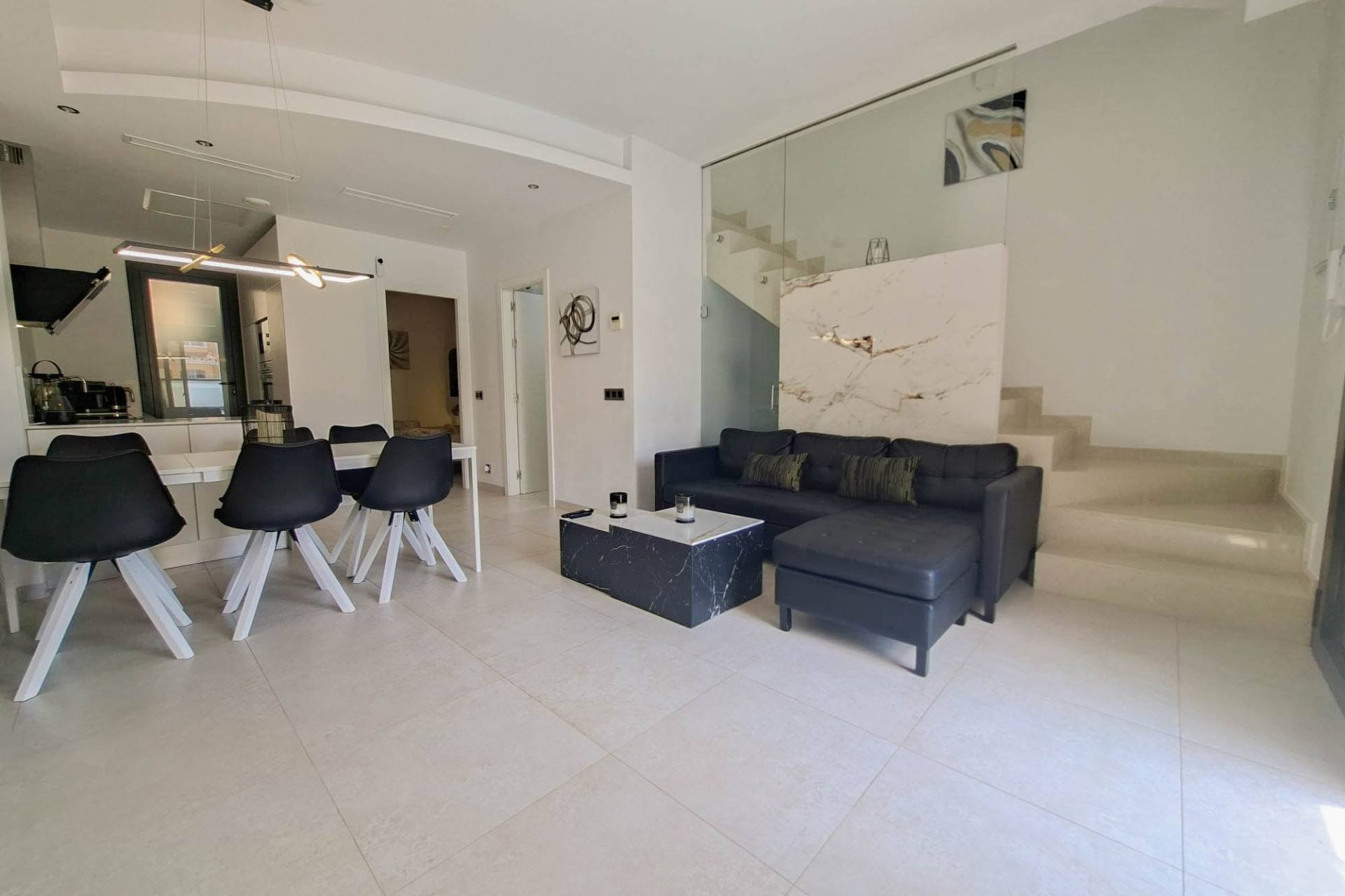 Herverkoop - Villa -
Villamartin - Costa Blanca