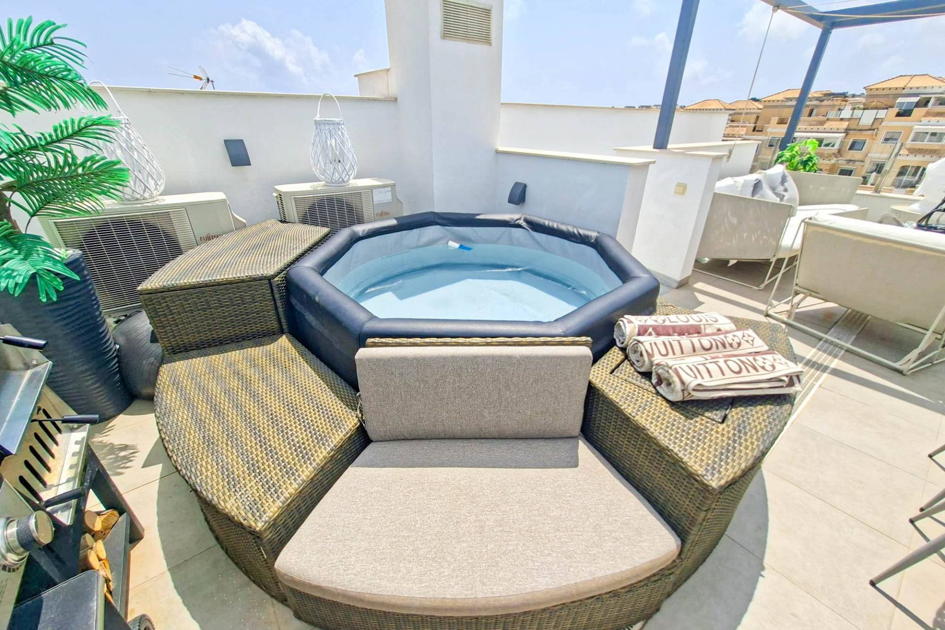 Herverkoop - Villa -
Villamartin - Costa Blanca
