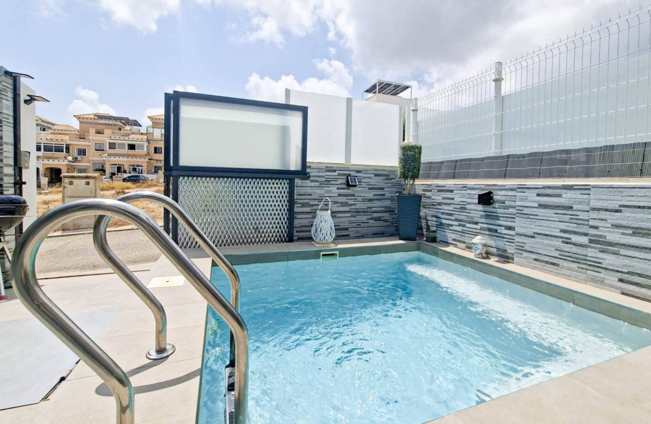 Herverkoop - Villa -
Villamartin - Costa Blanca