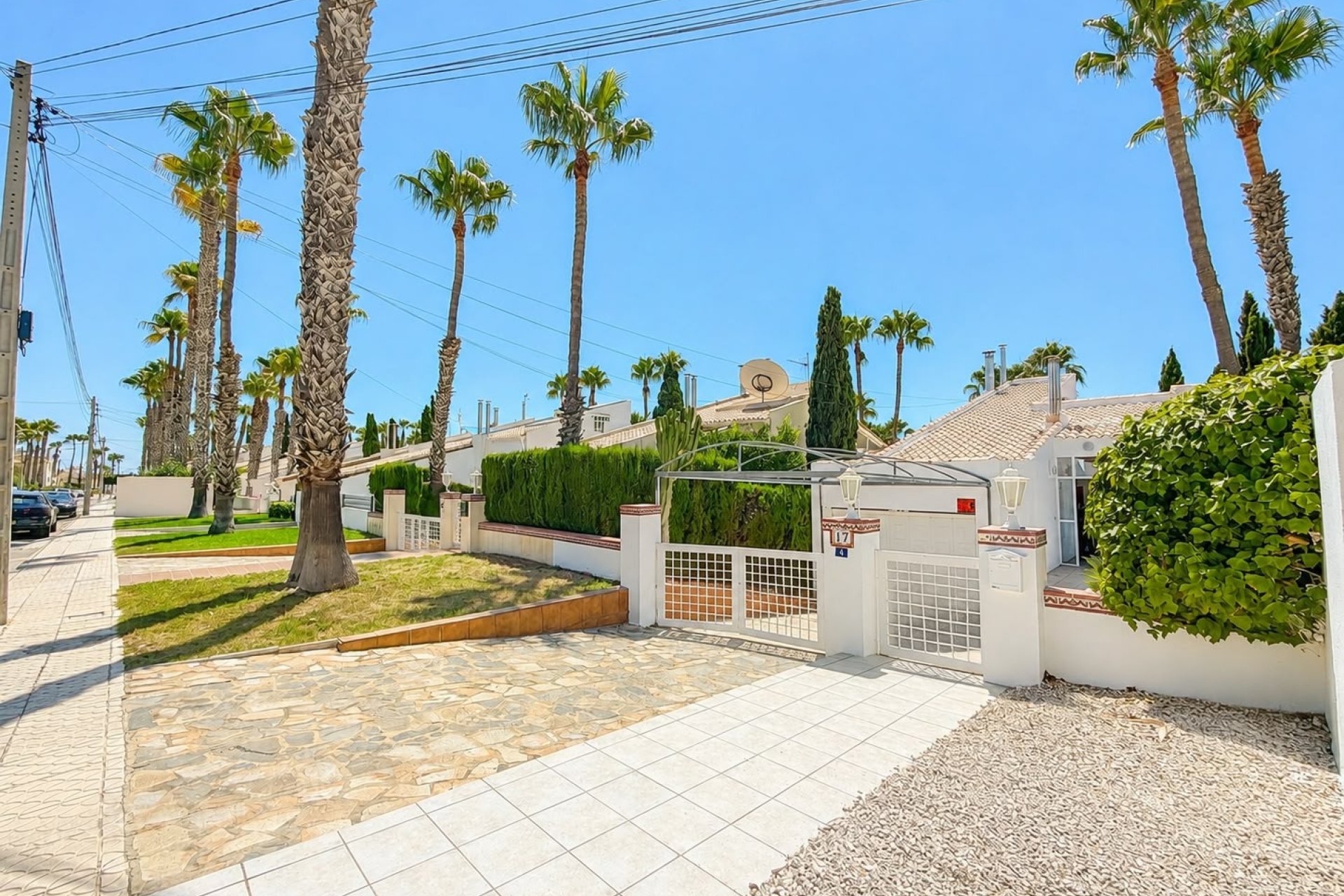 Herverkoop - Villa -
Villamartin - Costa Blanca