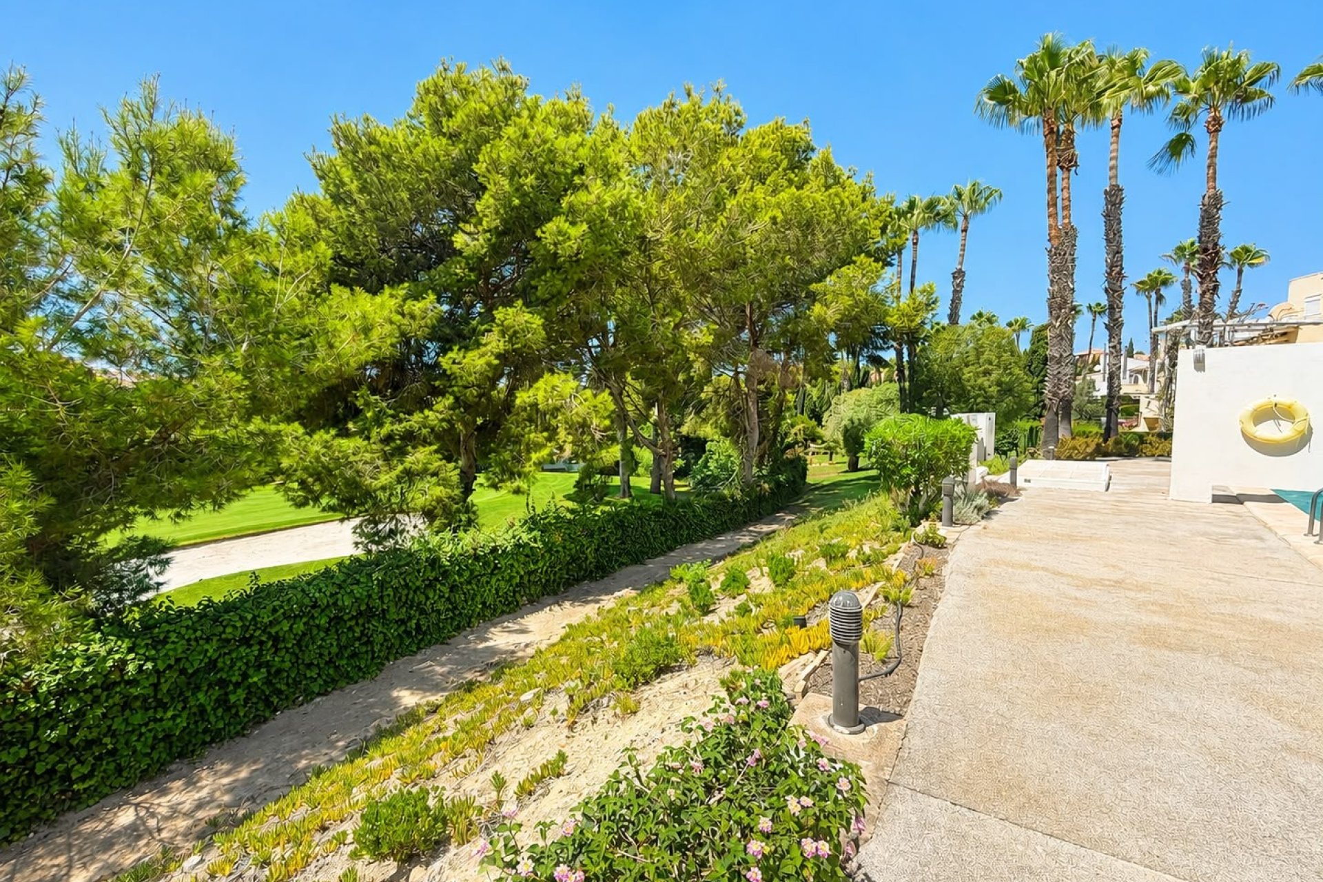 Herverkoop - Villa -
Villamartin - Costa Blanca