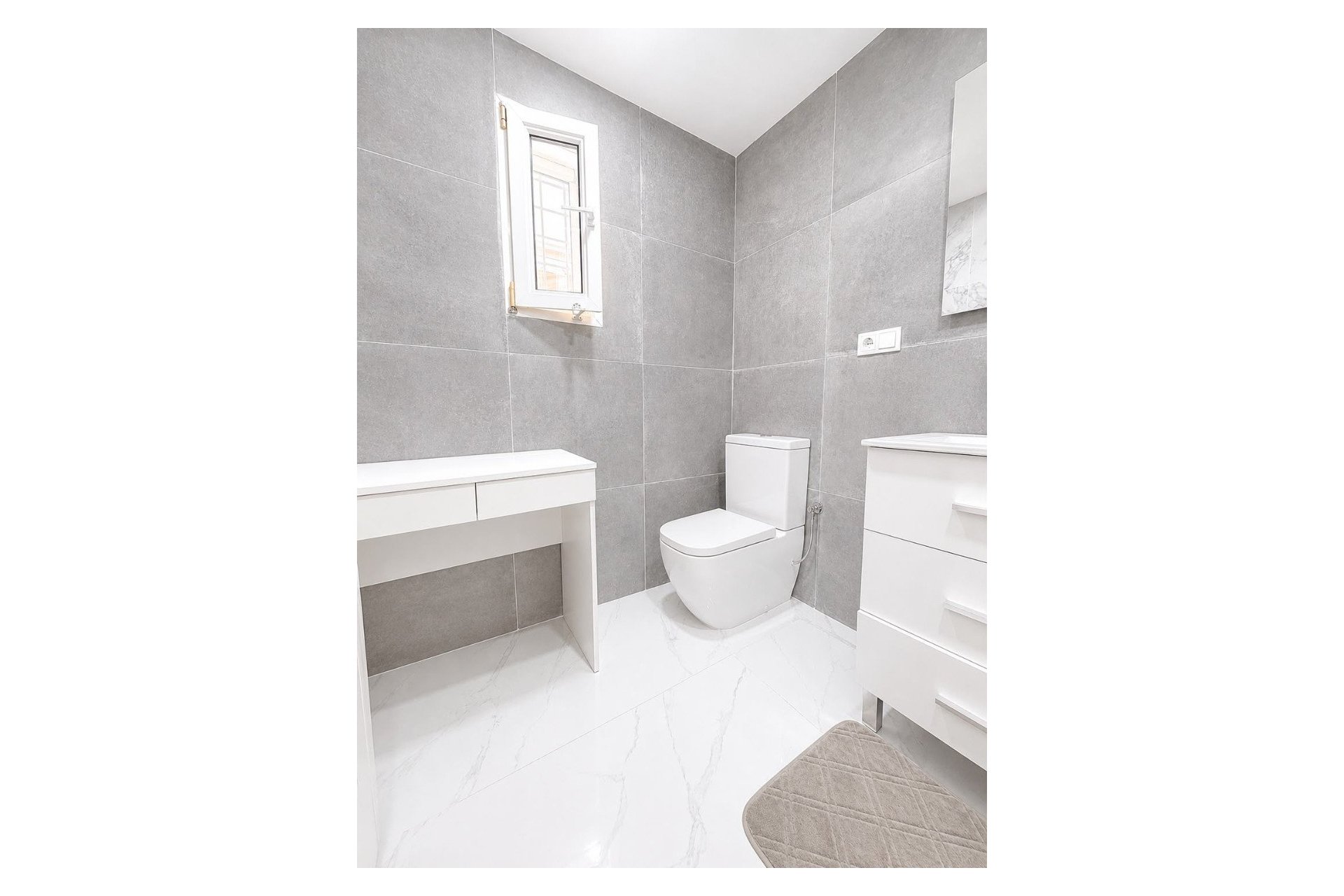Herverkoop - Villa -
Villamartin - Costa Blanca