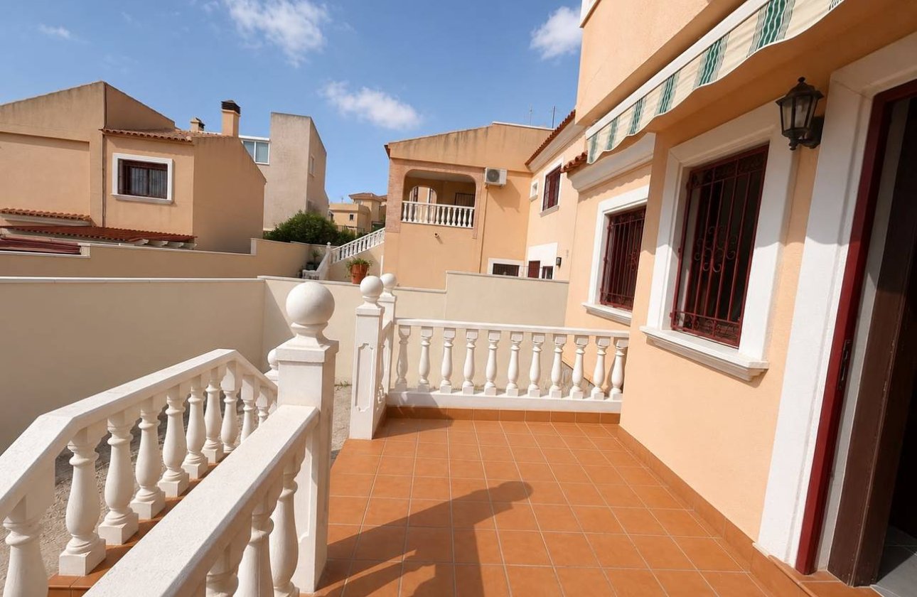 Herverkoop - Villa -
Villamartin - Costa Blanca