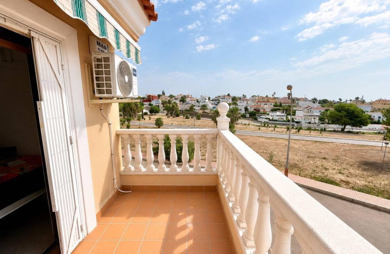 Herverkoop - Villa -
Villamartin - Costa Blanca