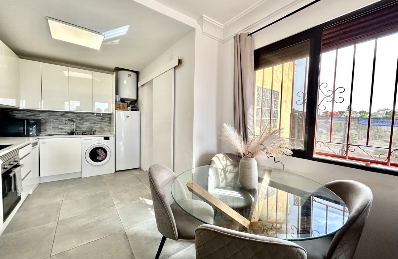 Herverkoop - Villa -
Villamartin - Costa Blanca