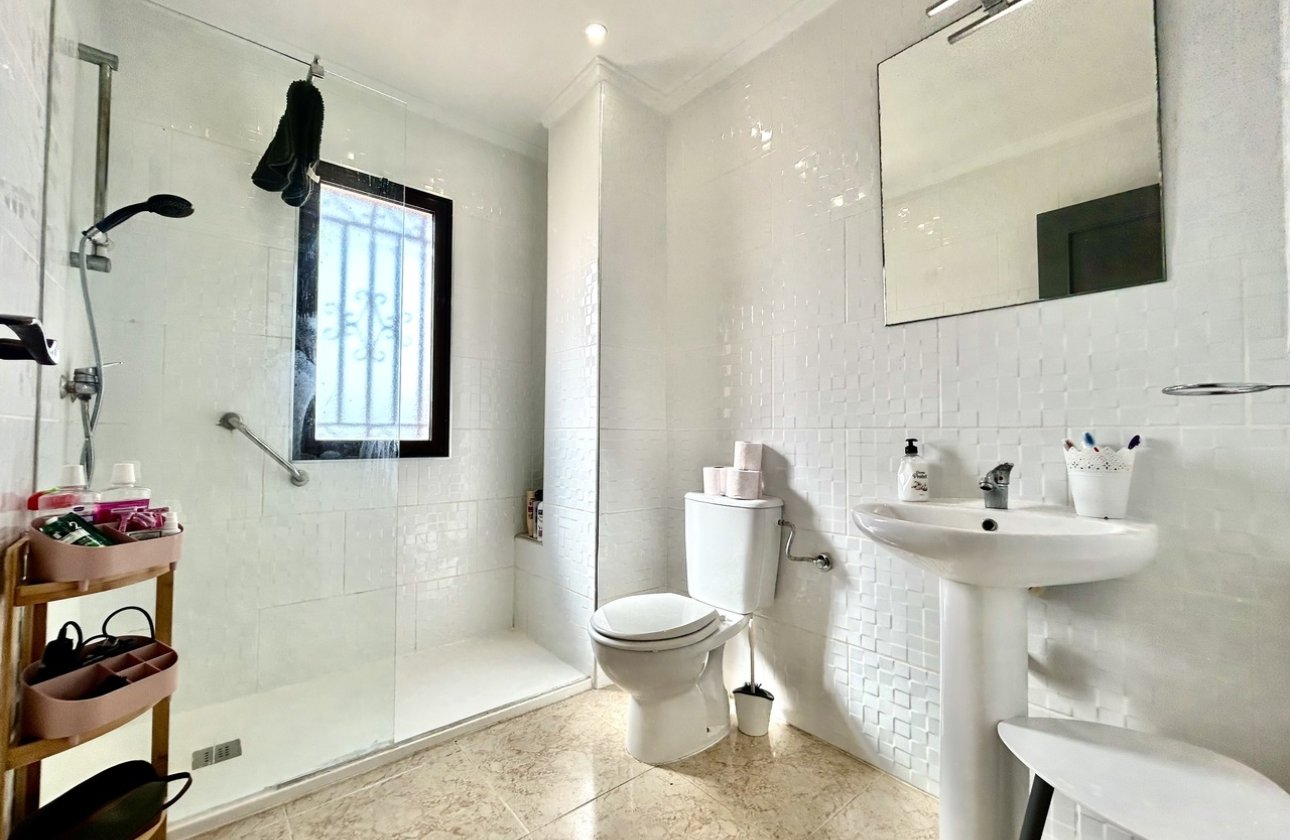 Herverkoop - Villa -
Villamartin - Costa Blanca