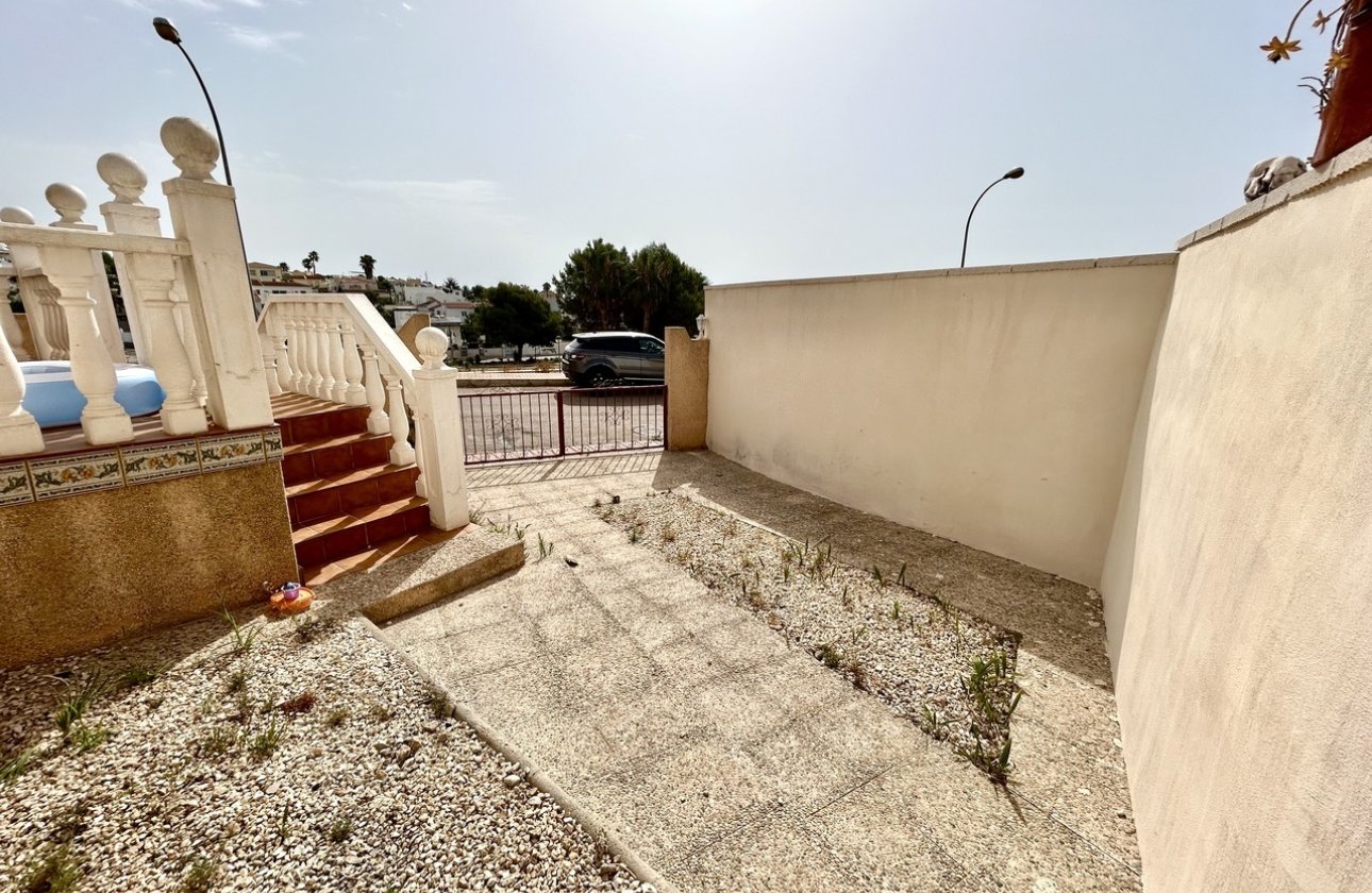 Herverkoop - Villa -
Villamartin - Costa Blanca