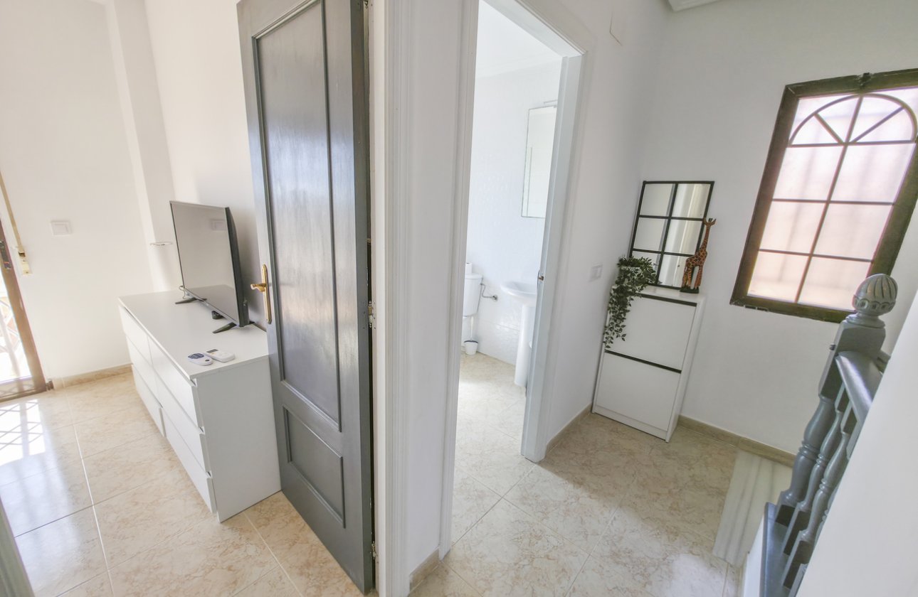 Herverkoop - Villa -
Villamartin - Costa Blanca