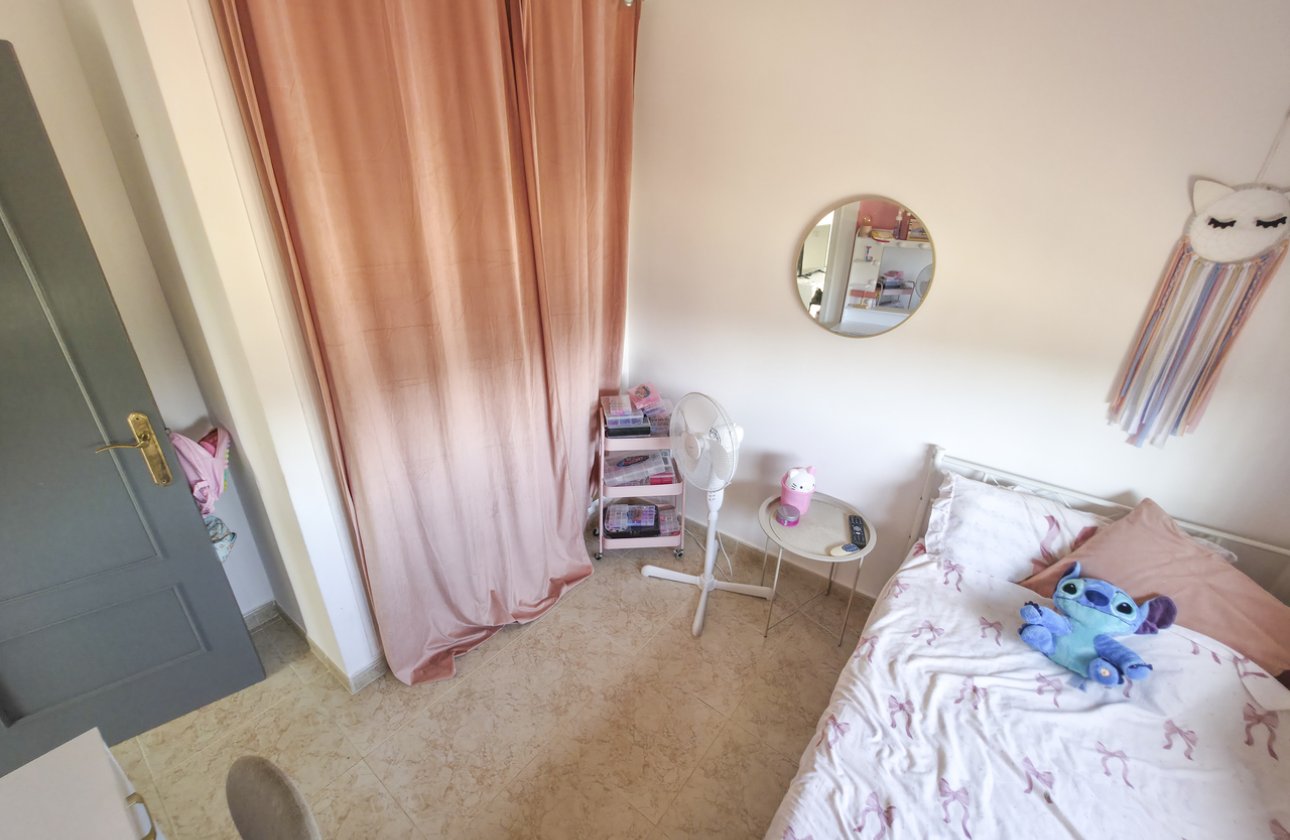 Herverkoop - Villa -
Villamartin - Costa Blanca
