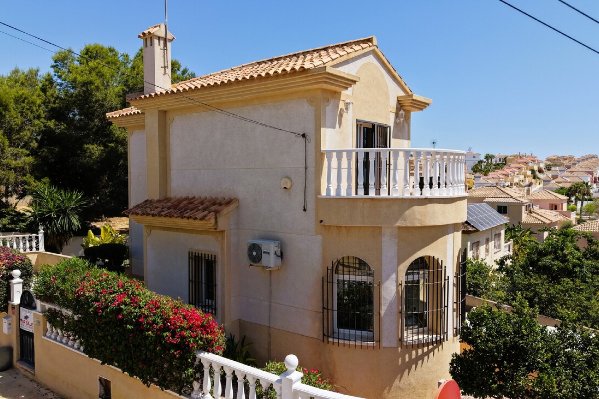 Herverkoop - Villa -
Villamartin - Costa Blanca