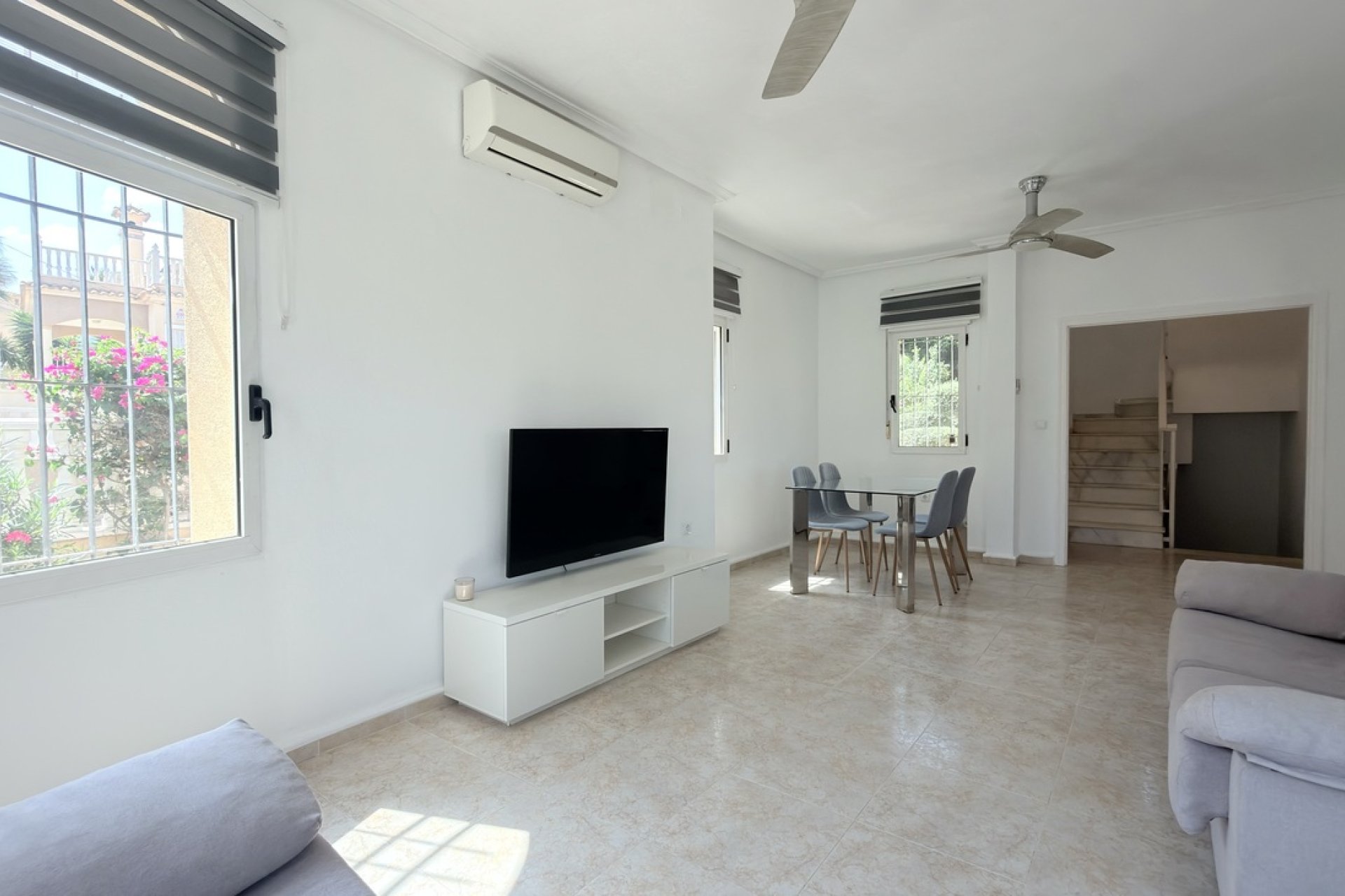 Herverkoop - Villa -
Villamartin - Costa Blanca