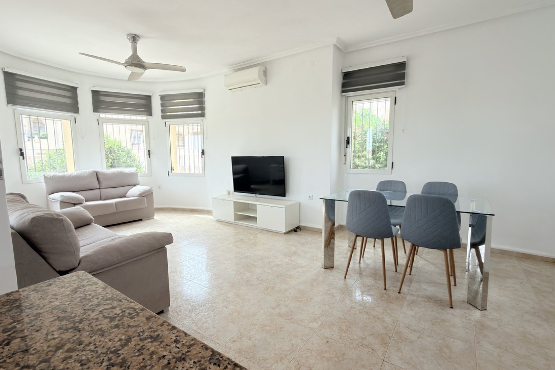 Herverkoop - Villa -
Villamartin - Costa Blanca