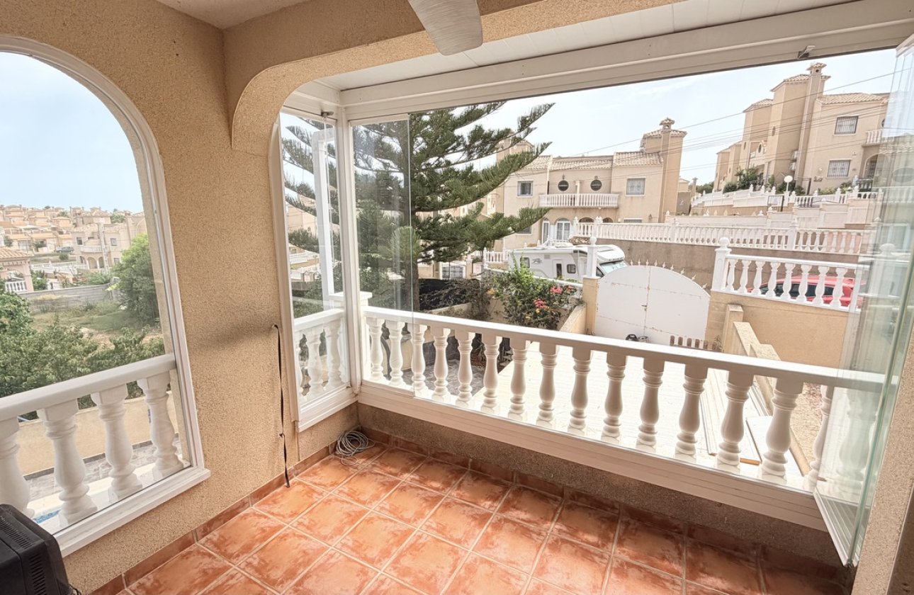 Herverkoop - Villa -
Villamartin - Costa Blanca