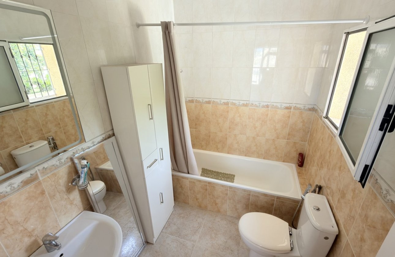 Herverkoop - Villa -
Villamartin - Costa Blanca