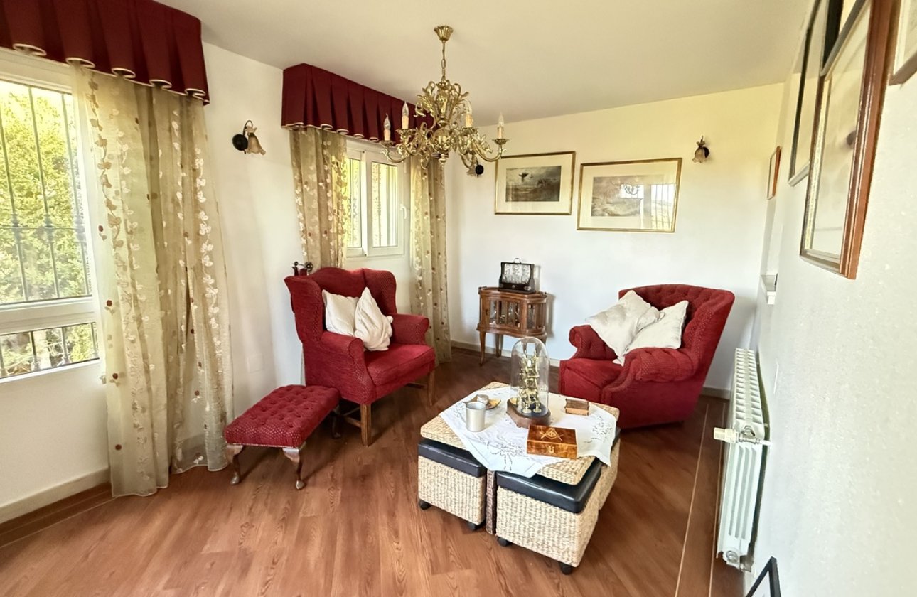 Herverkoop - Villa -
Villamartin - Costa Blanca