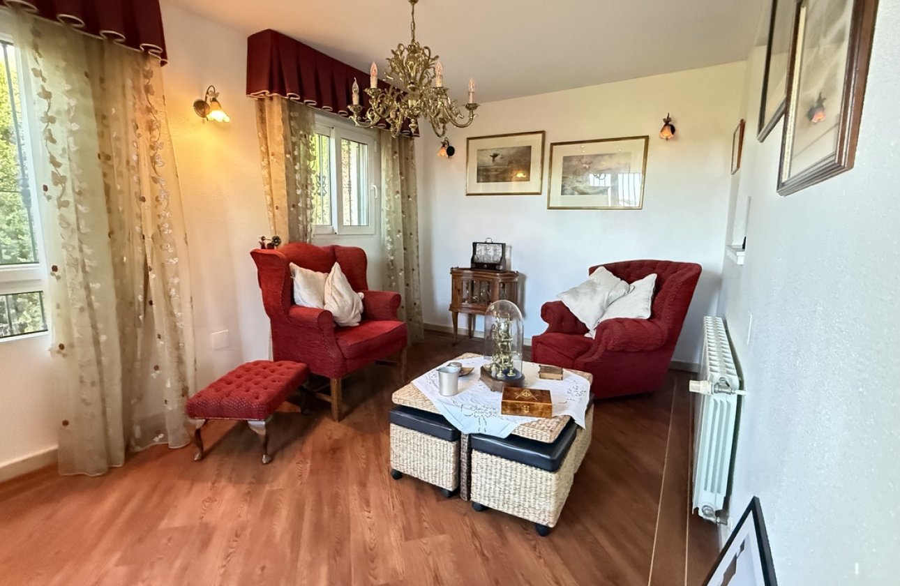 Herverkoop - Villa -
Villamartin - Costa Blanca