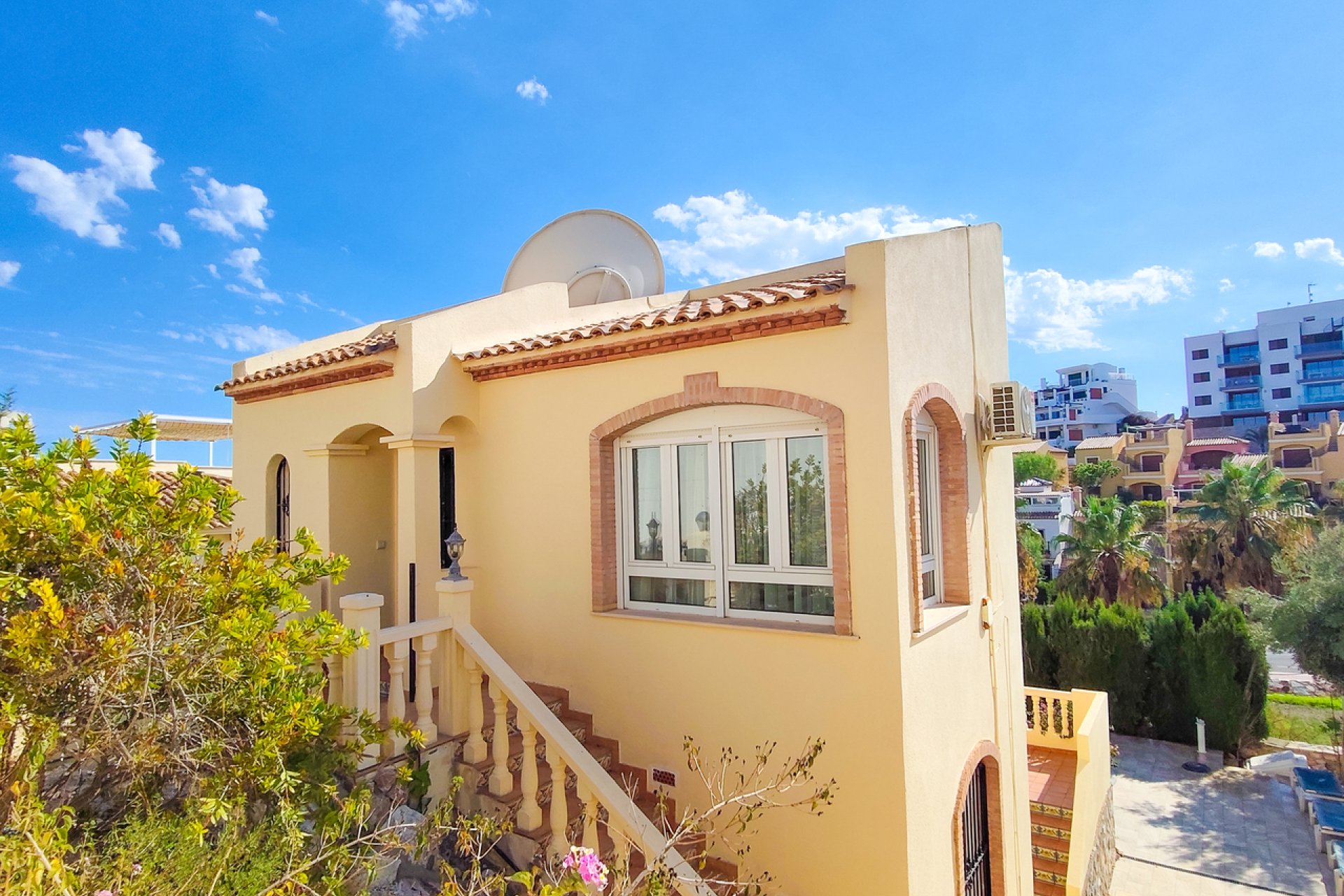 Herverkoop - Villa -
Villamartin - Costa Blanca