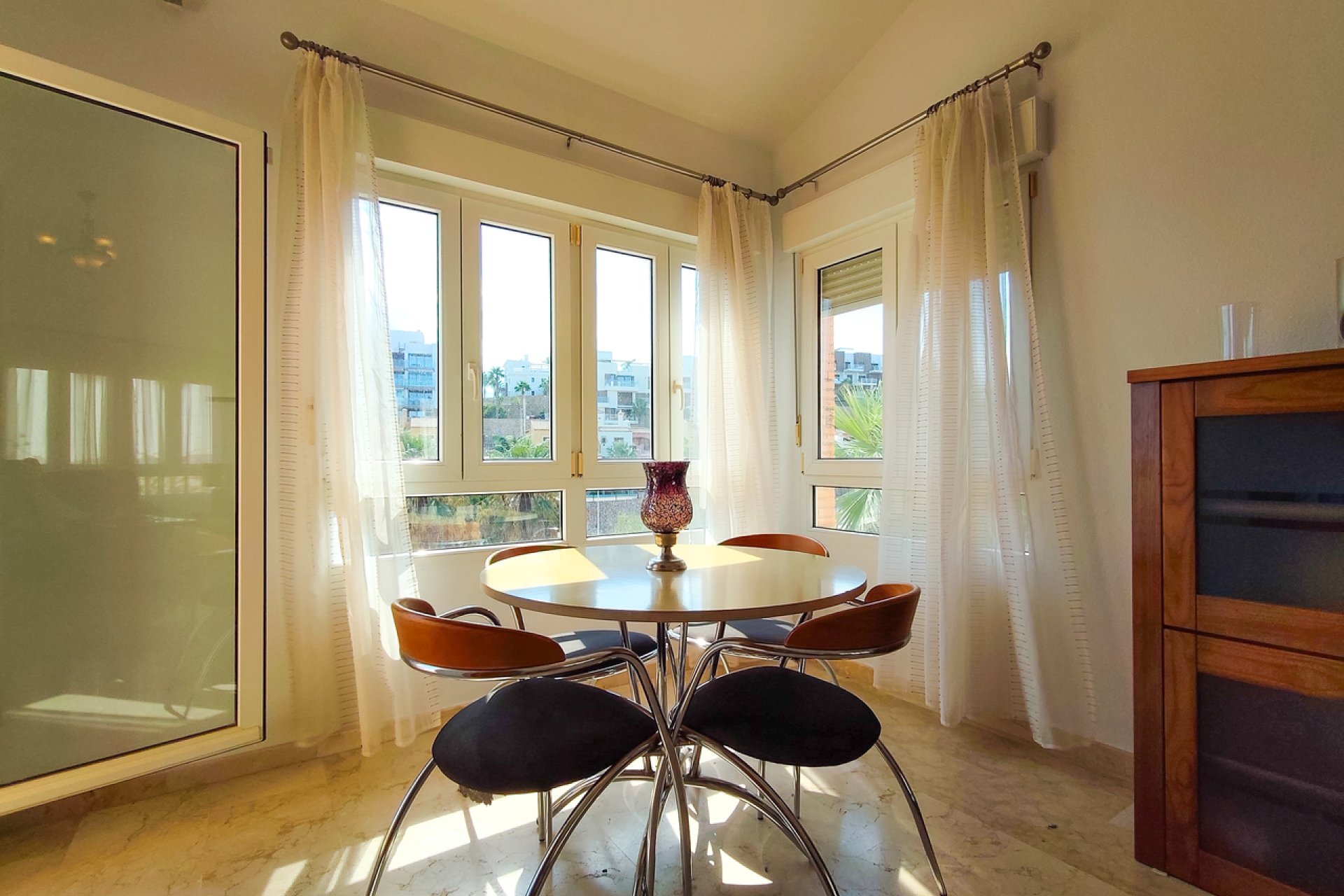 Herverkoop - Villa -
Villamartin - Costa Blanca