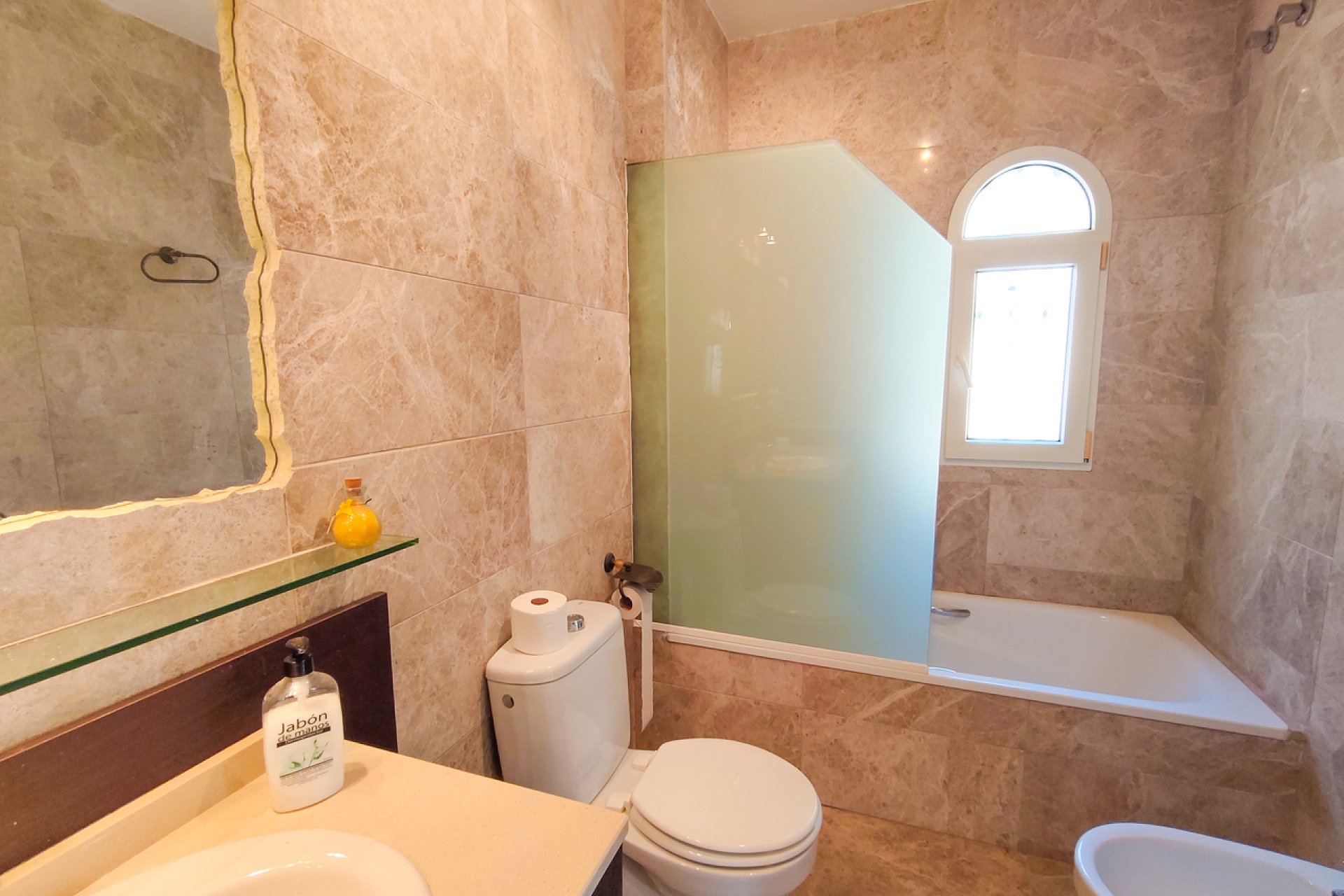 Herverkoop - Villa -
Villamartin - Costa Blanca
