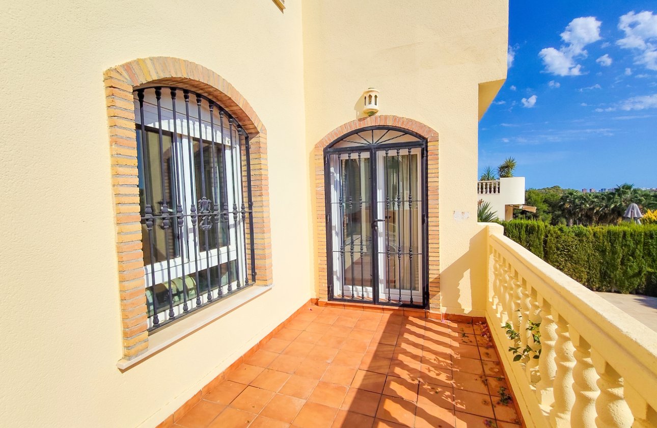 Herverkoop - Villa -
Villamartin - Costa Blanca