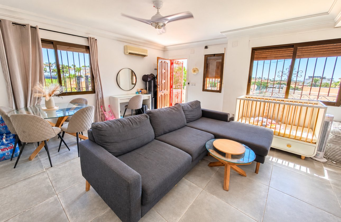 Herverkoop - Villa -
Villamartin - Costa Blanca