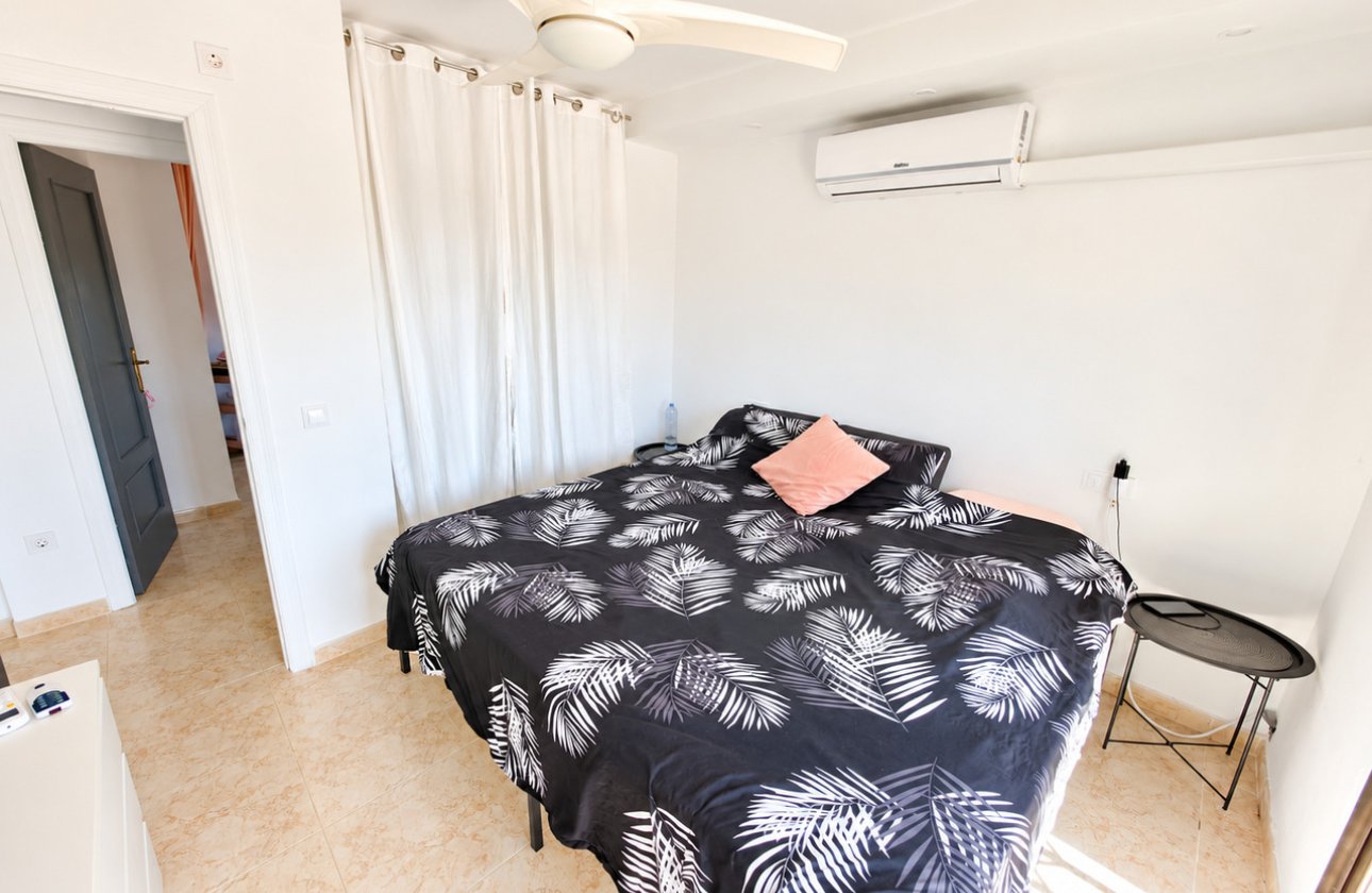 Herverkoop - Villa -
Villamartin - Costa Blanca