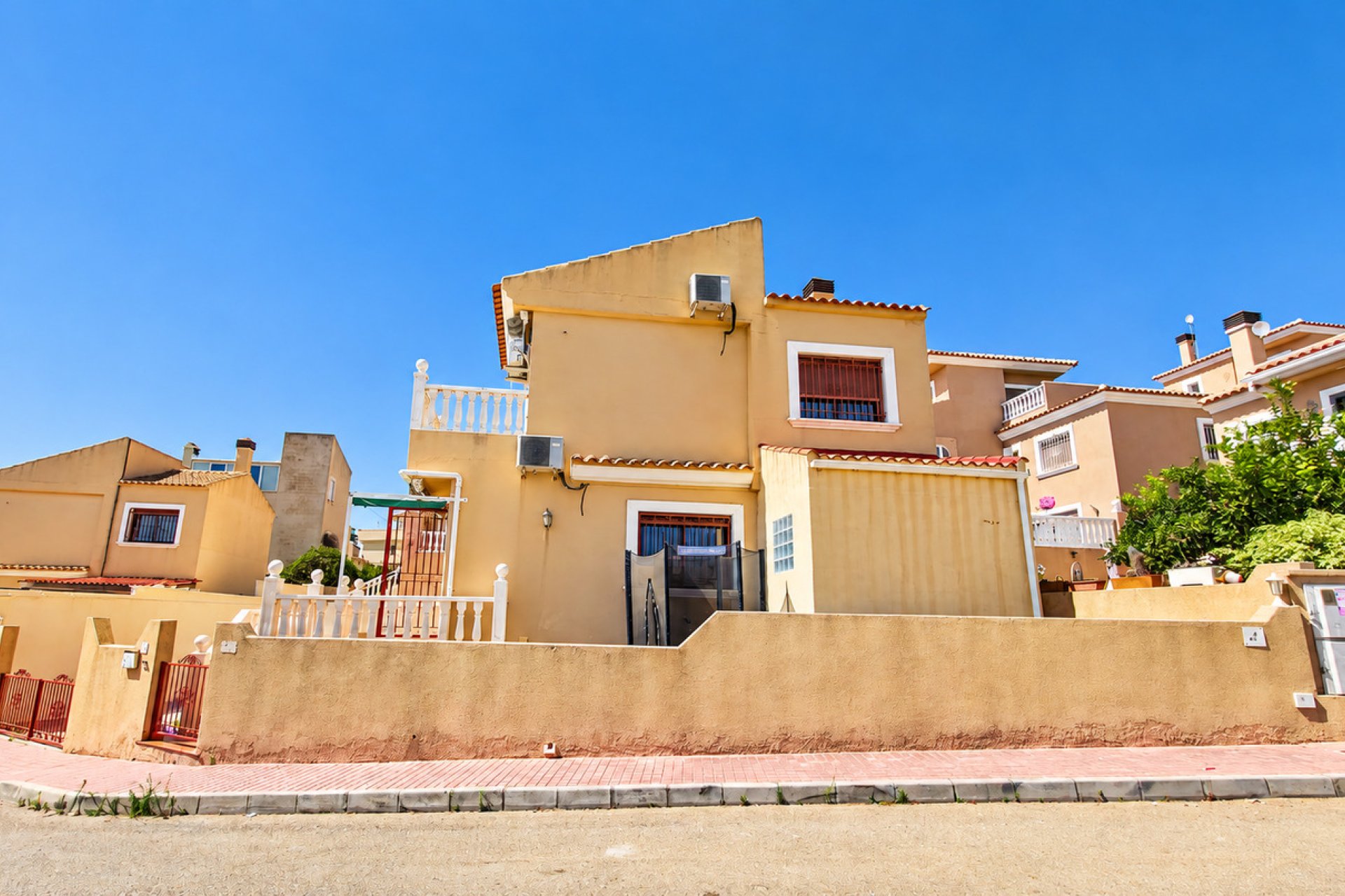 Herverkoop - Villa -
Villamartin - Costa Blanca
