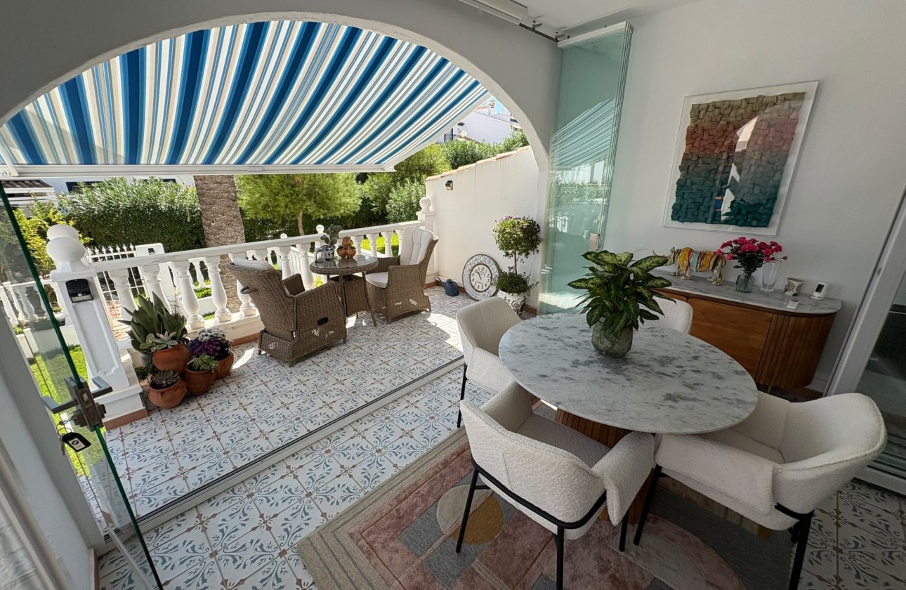 Herverkoop - Villa -
Villamartin - Costa Blanca