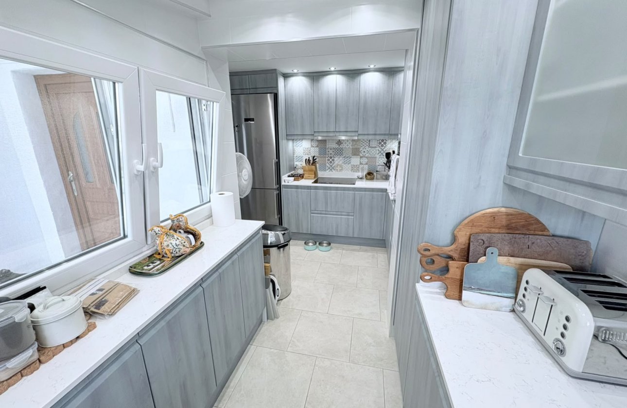 Herverkoop - Villa -
Villamartin - Costa Blanca