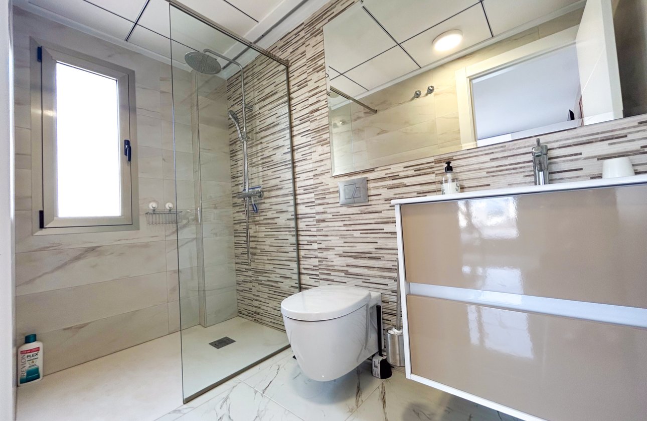 Herverkoop - Villa -
Villamartin - Costa Blanca