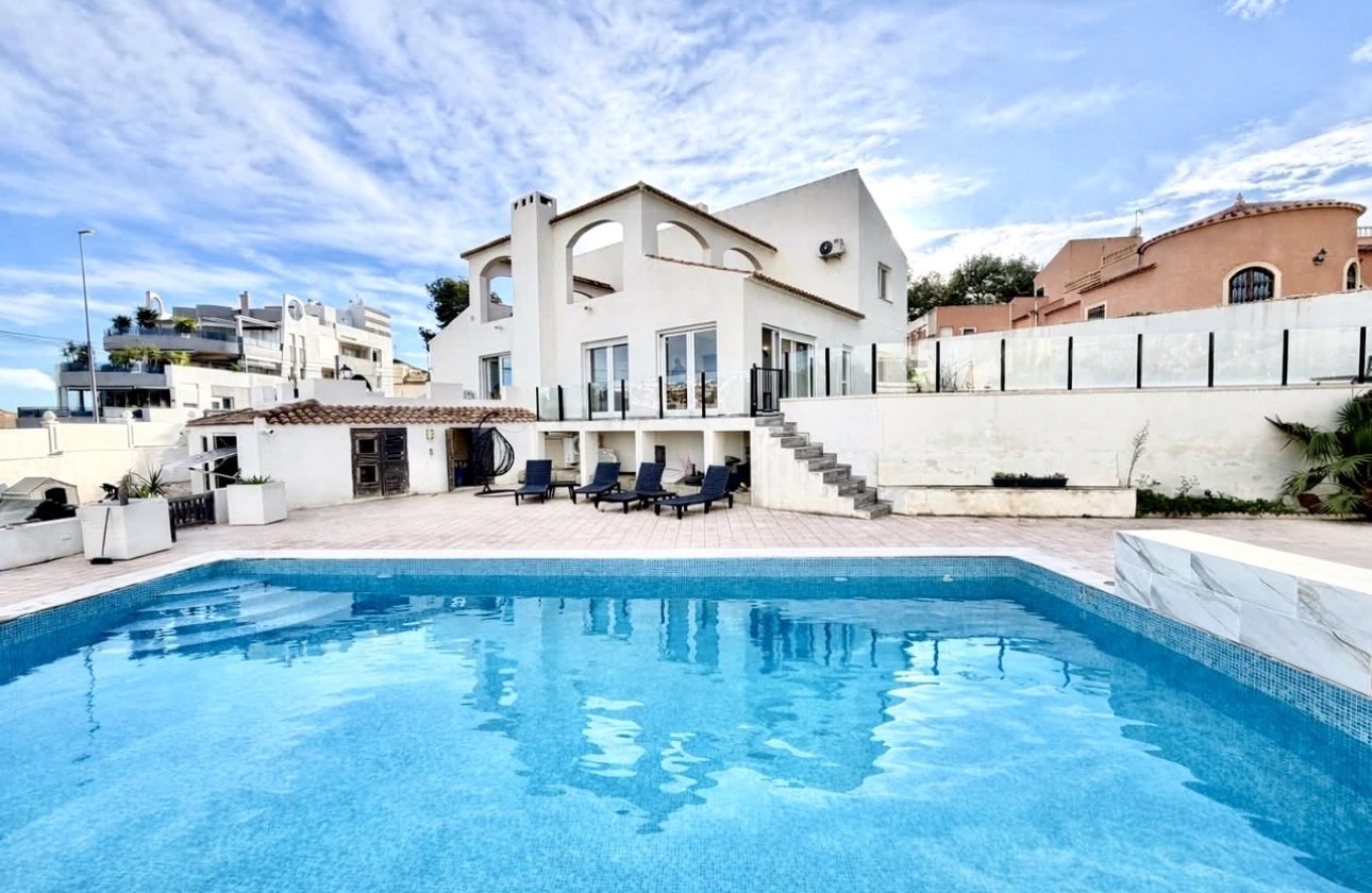 Herverkoop - Villa -
Villamartin - Costa Blanca