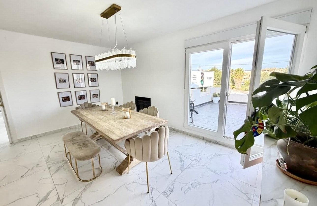 Herverkoop - Villa -
Villamartin - Costa Blanca