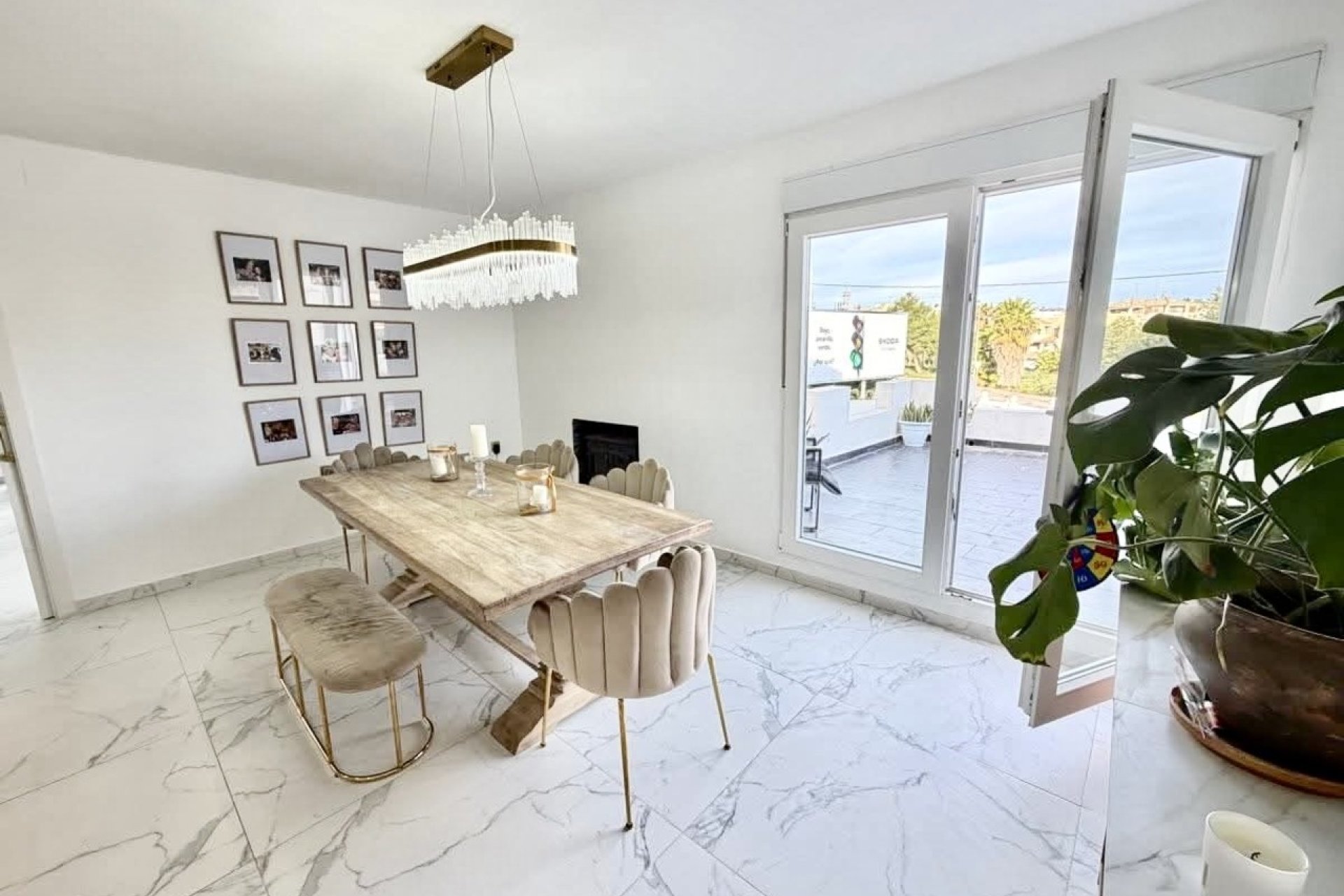 Herverkoop - Villa -
Villamartin - Costa Blanca