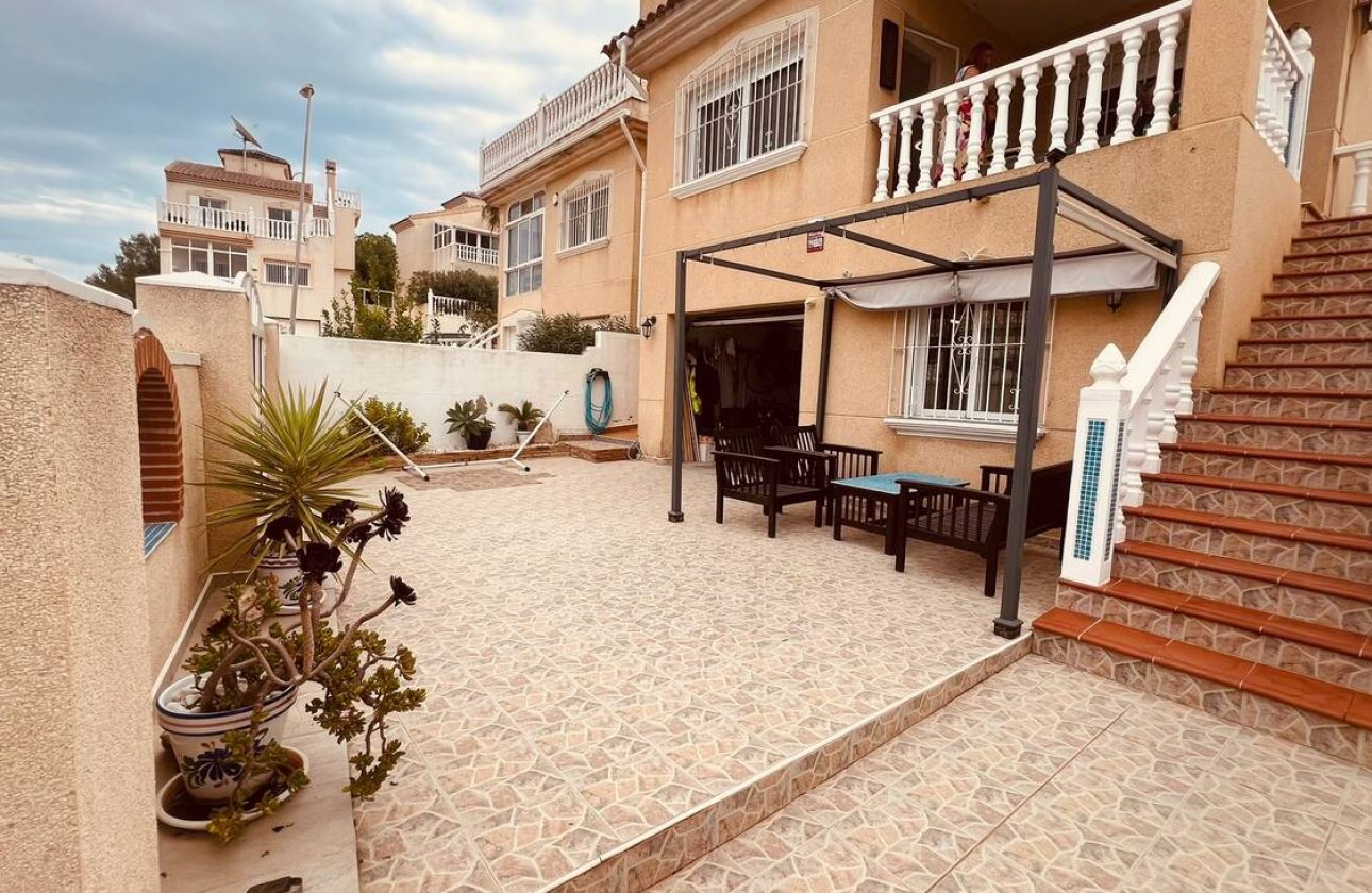 Herverkoop - Villa -
Villamartin - Costa Blanca