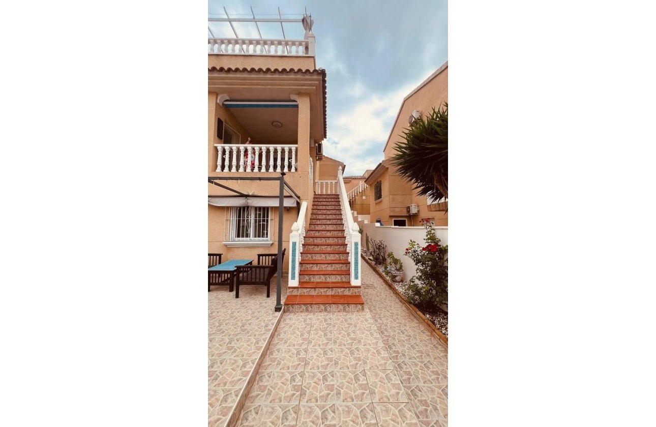 Herverkoop - Villa -
Villamartin - Costa Blanca