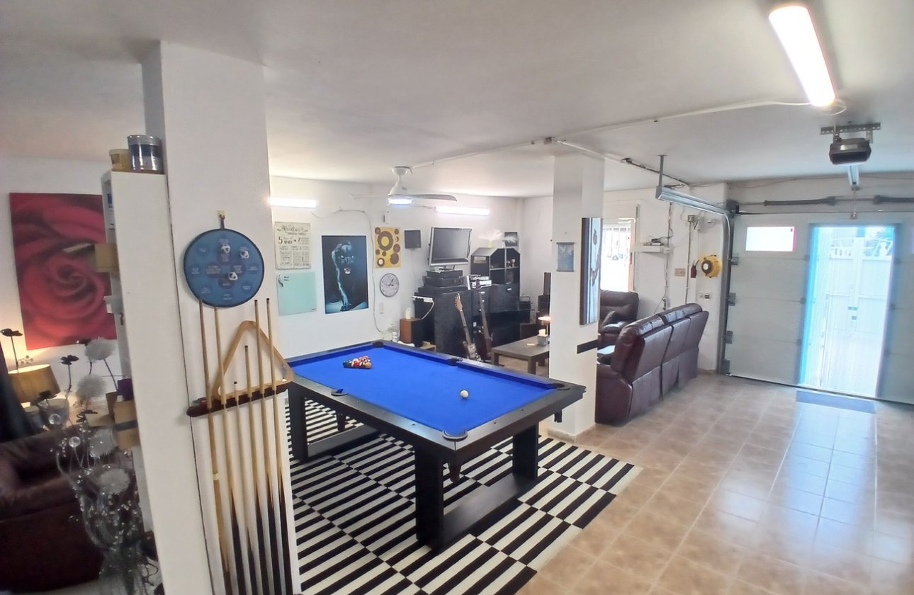 Herverkoop - Villa -
Villamartin - Costa Blanca