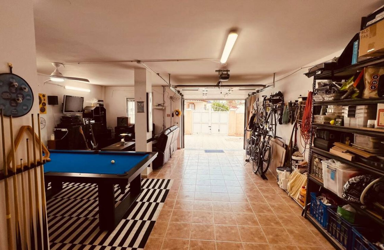 Herverkoop - Villa -
Villamartin - Costa Blanca